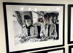 « David Bowie et Mick Ronson, in the Train 1973 » 30 x 40 pouces 16/25 par Mick Rock