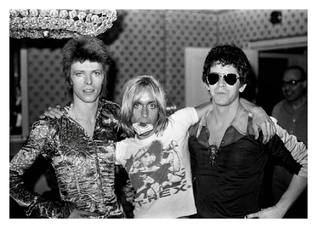 Mick Rock Portrait Photograph – David Bowie mit Lou Reed und Iggy Pop – Nachlassdruck in limitierter Auflage 