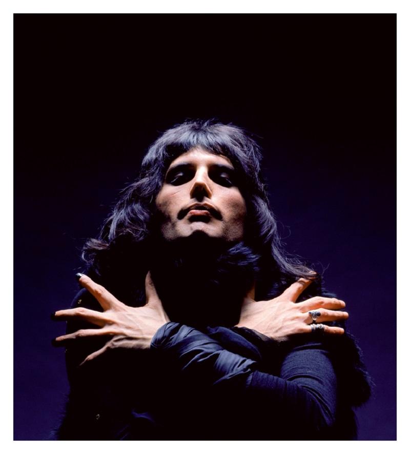 Freddie Mercury  - Limitierte Auflage Mick Rock Estate Print 

Freddie Mercury Album-Session, 1974.  (Foto Mick Rock).

Alle Drucke sind vom Nachlass nummeriert. 
Die Auflagenhöhe variiert je nach Druckgröße.

Ungerahmter Archiv-Pigmentdruck
Druck