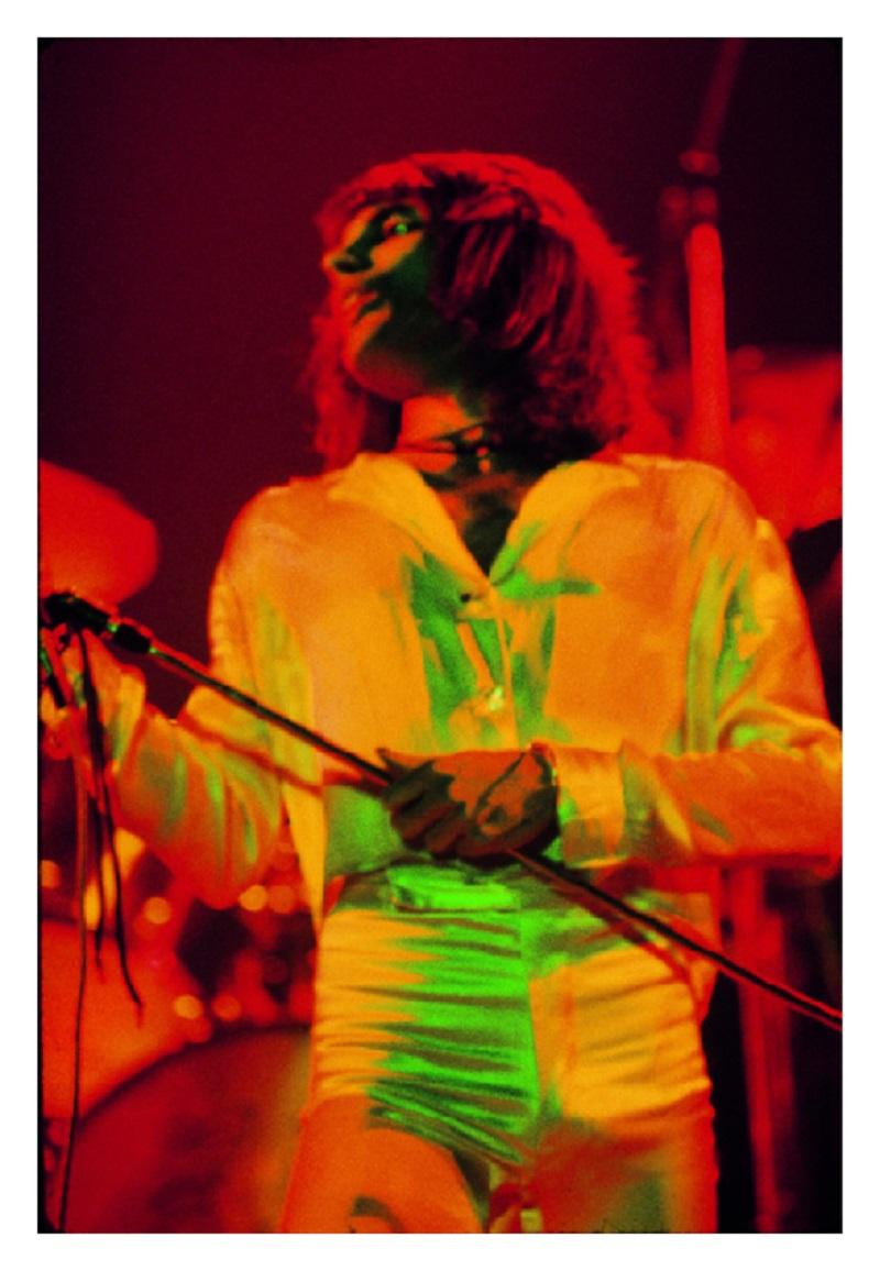 Freddie Mercury auf der Bühne - Limitierte Auflage Mick Rock Estate Print 

Freddie Mercury auf der Bühne mit Queen, die Bohemian Rhapsody-Jahre, 1973-1975 (Foto Mick Rock).

Alle Drucke sind vom Nachlass nummeriert.
Die Auflagenhöhe variiert je