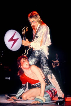 Mick Ronson a horcajadas sobre David Bowie, Fotografía en color, Impresión artística