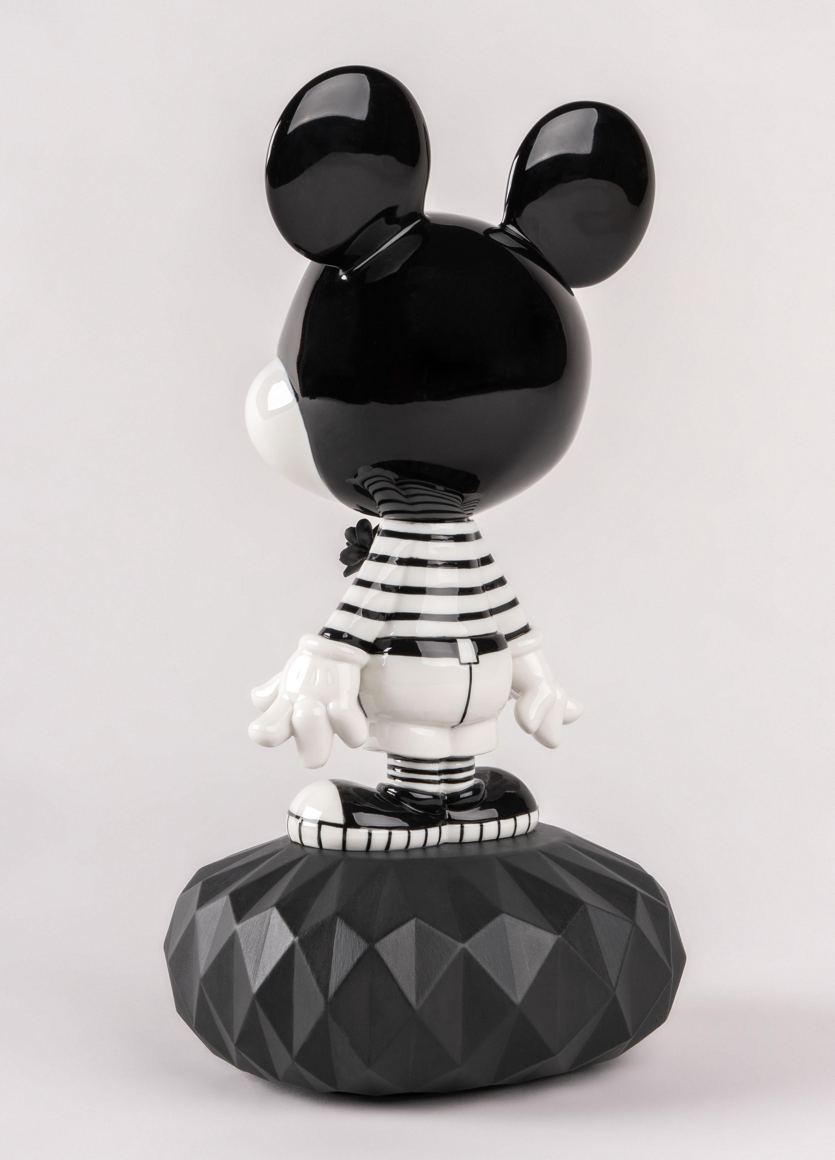Spanish Mickey in black and white