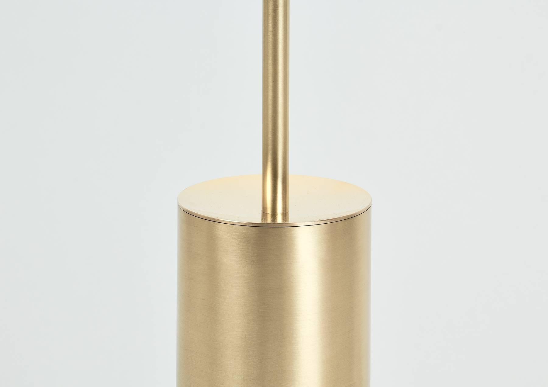 Mickey Minimalistische skulpturale Stehlampe, Dimmbarer Touch-Sensor, gebürstetes Messing, Glas im Angebot 2