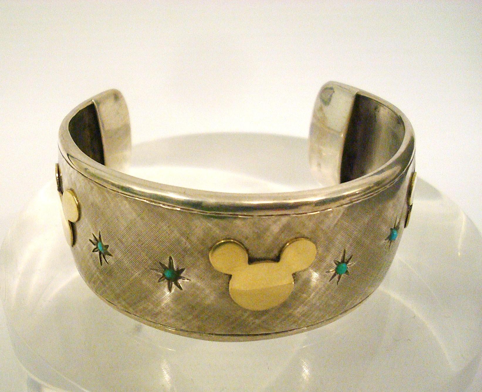 Or Bracelet manchette ouvert Mickey Mouse Buccellati en argent sterling et or jaune en vente