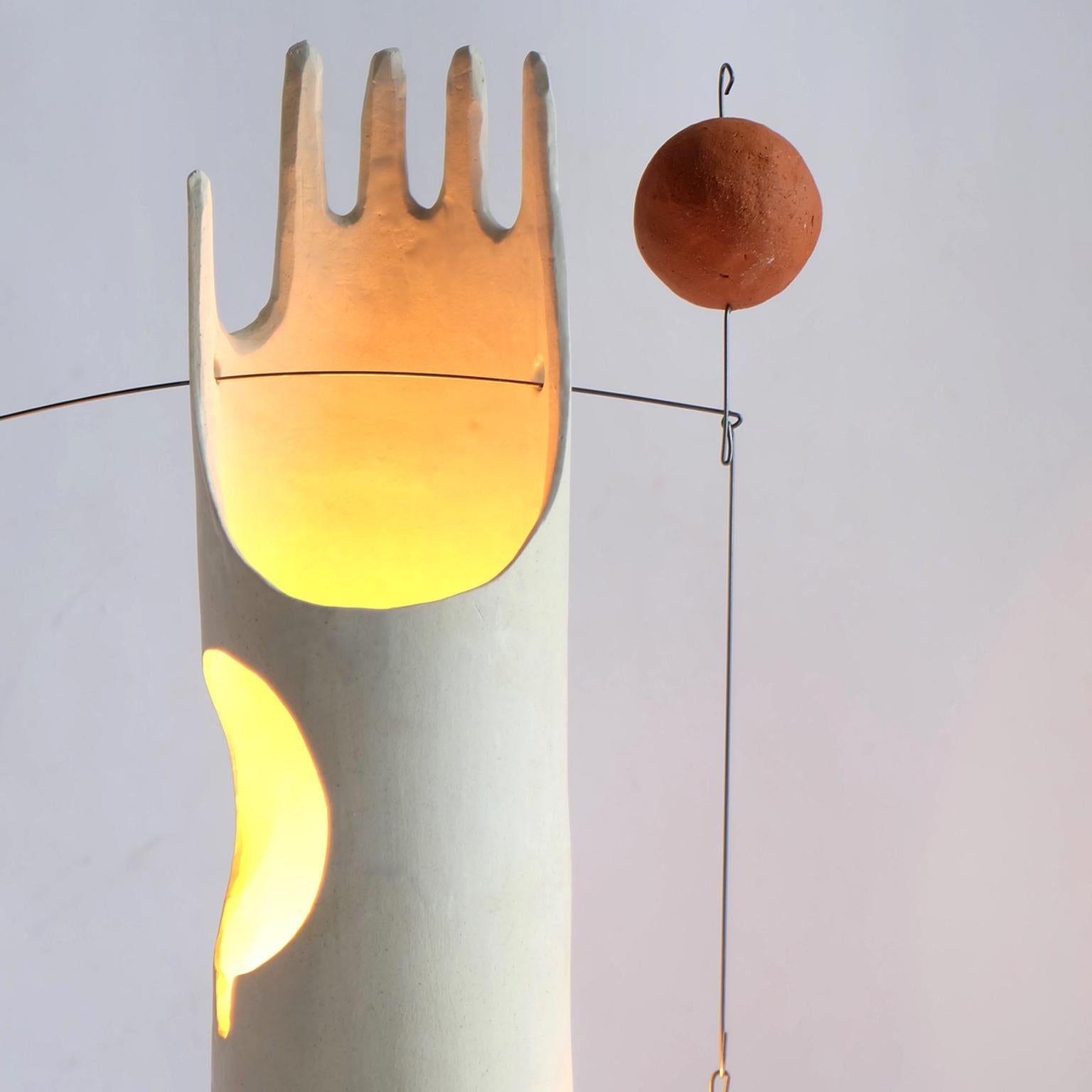 Mico:: lampe de table sculpturale contemporaine en céramique fabriquée à la main en blanc mat en vente 1