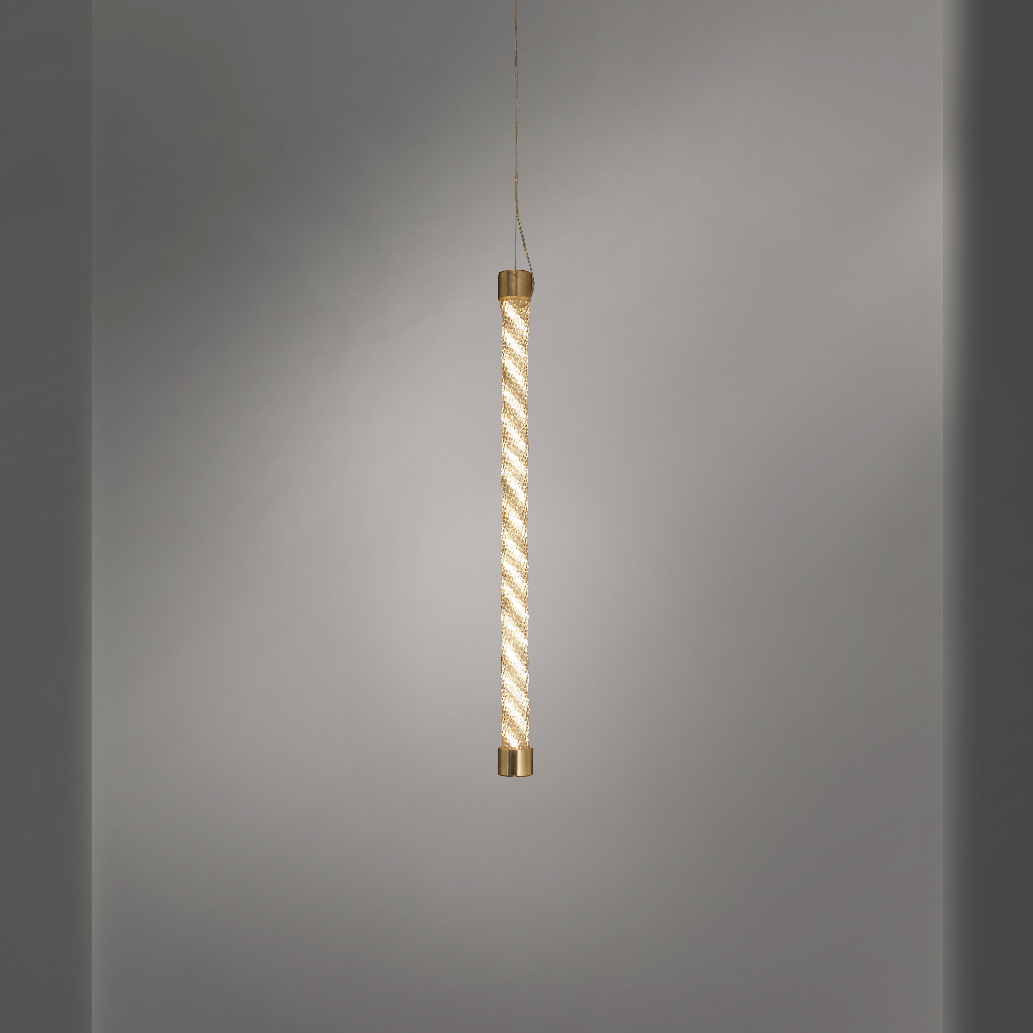 The Mico series explores the concept and experience of pure light, personifying Baroncelli’s commitment to progressive design and exceptional craftsmanship. Available as a ring or baton, the warm and natural LED radiates throughout each framework,