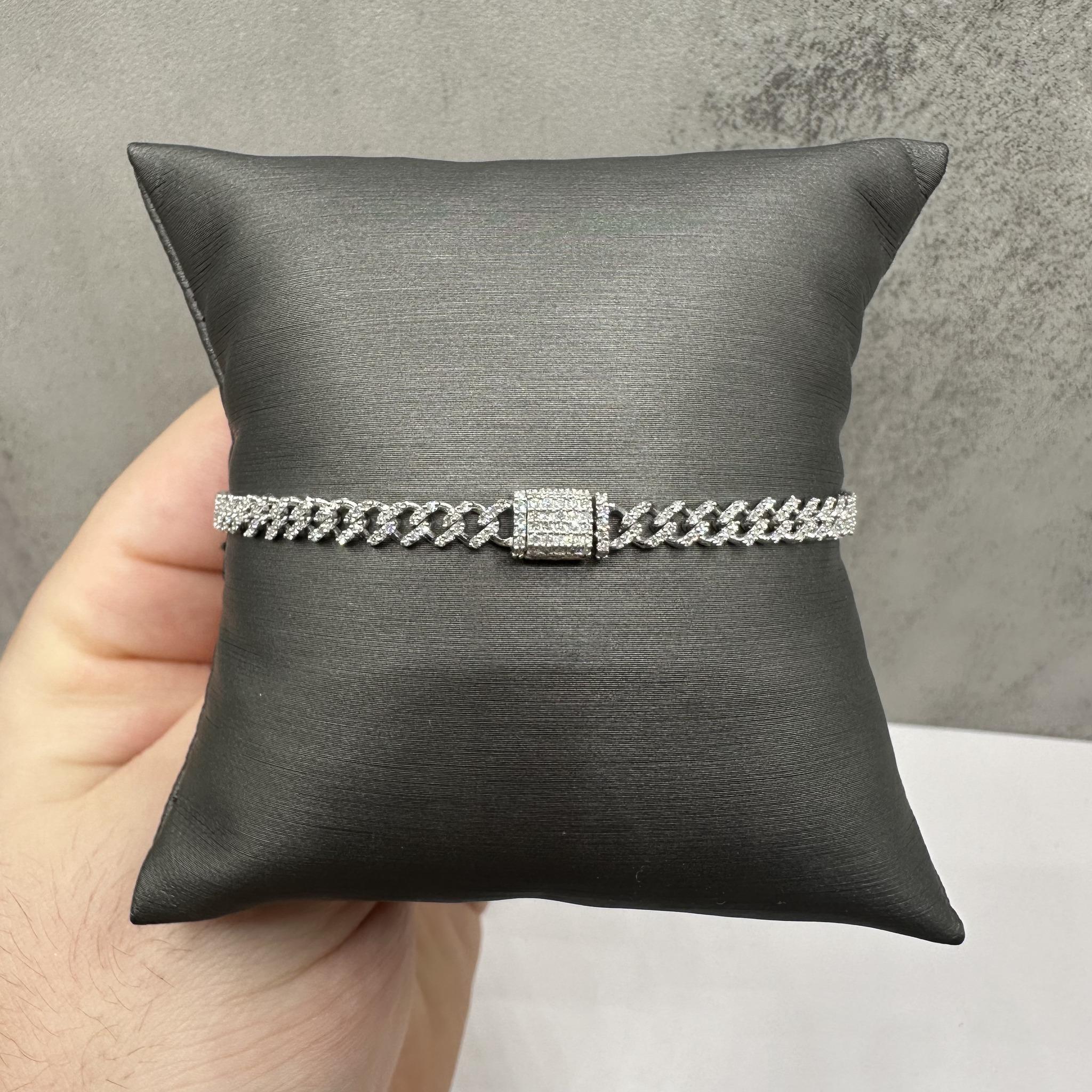 Moderno Bracciale con micro diamanti cubani in oro bianco 14kt - 1,18ctw, 7,56in, New in vendita