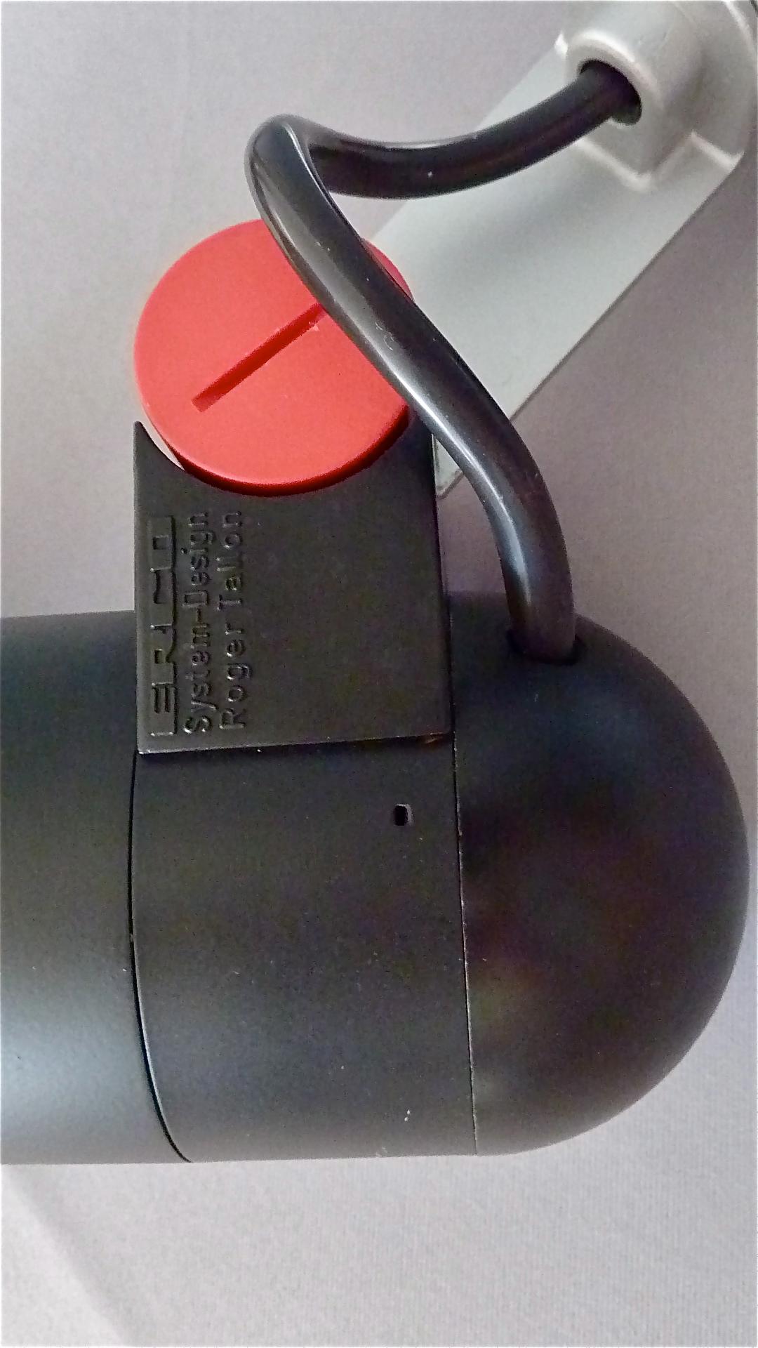 Plafonniers muraux « Micro » encastrés de Roger Tallon pour Erco 1972, rouge noir en vente 2