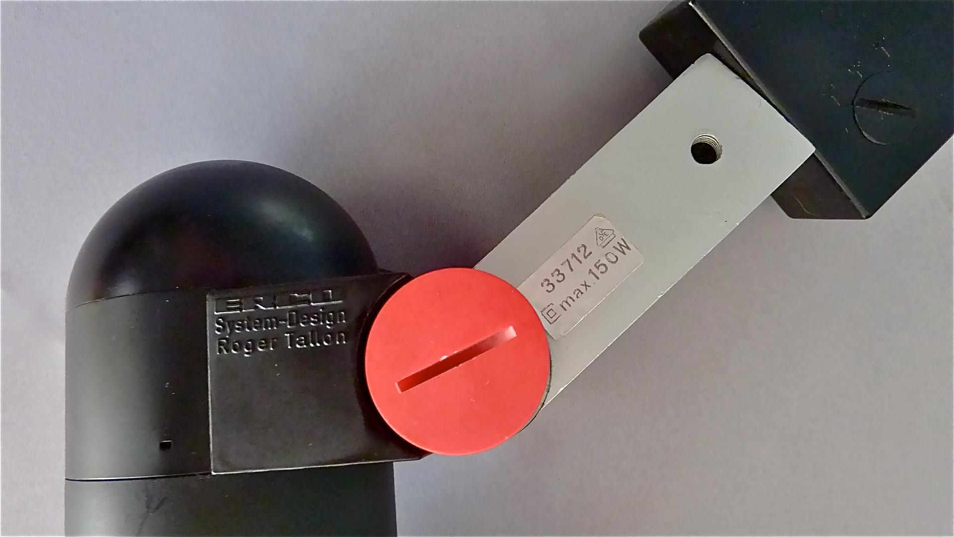 Plafonniers muraux « Micro » encastrés de Roger Tallon pour Erco 1972, rouge noir en vente 4