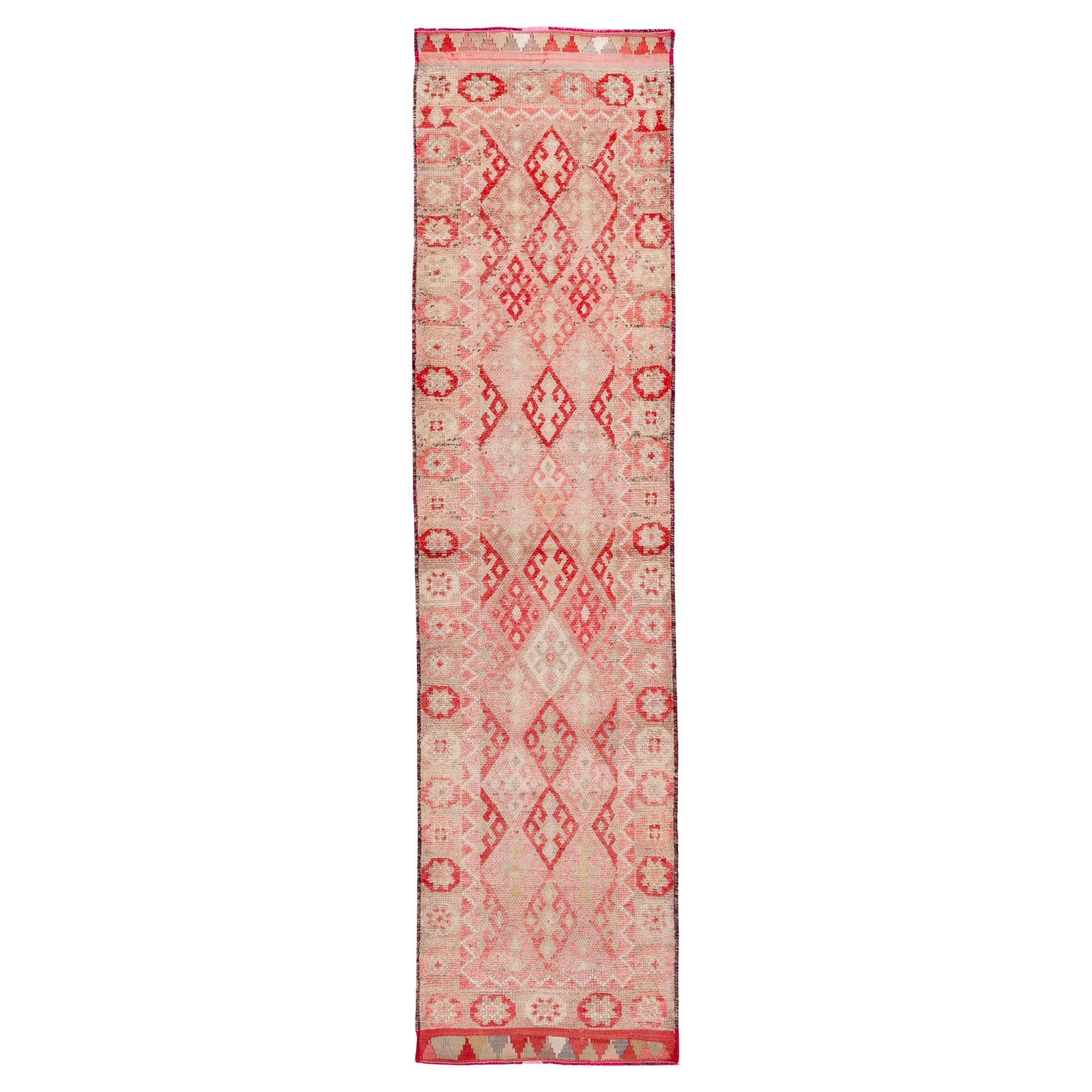 Runner Micro Medallion rosso osso e rosa pastello in vendita