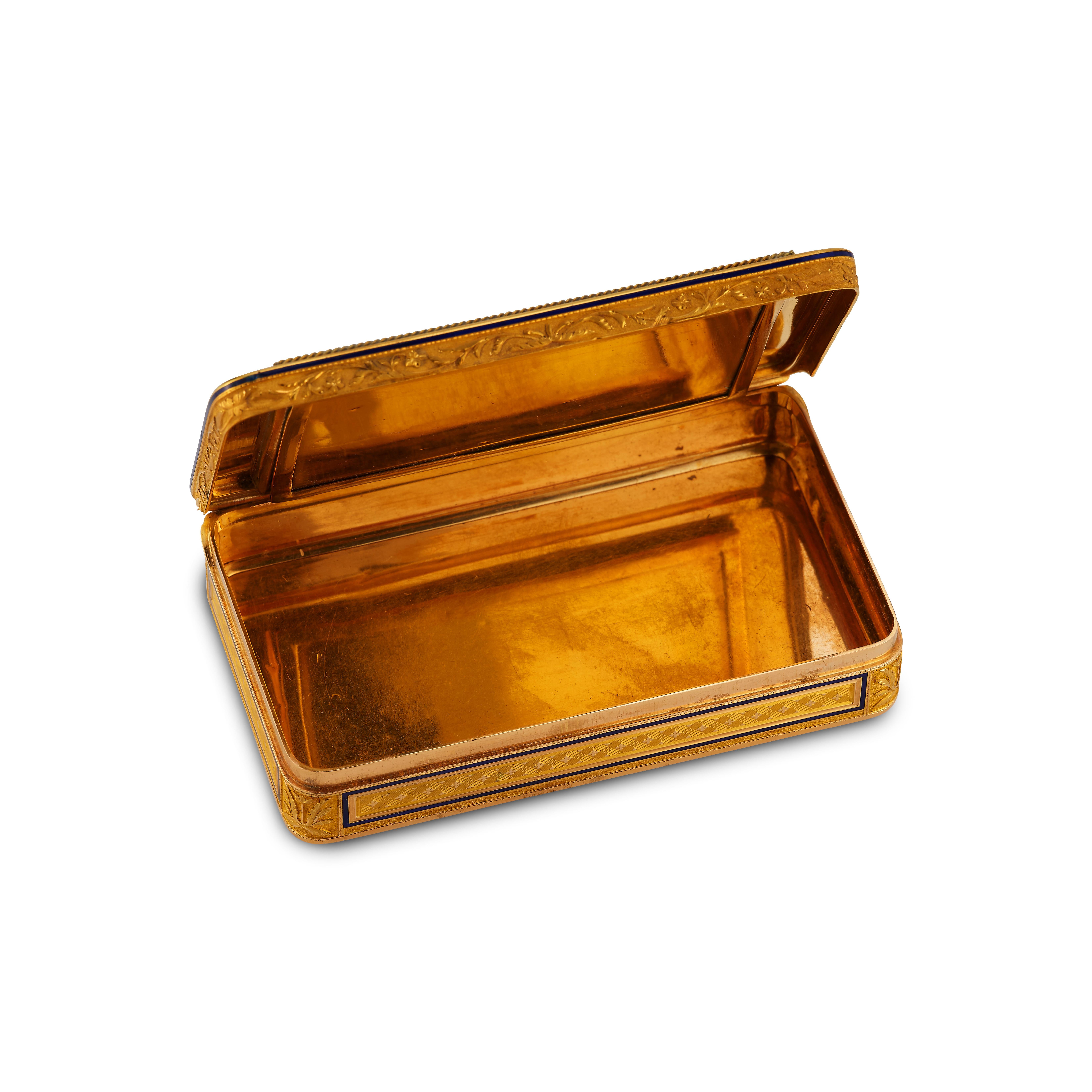 Tabatière en micro mosaïque d'or Unisexe en vente
