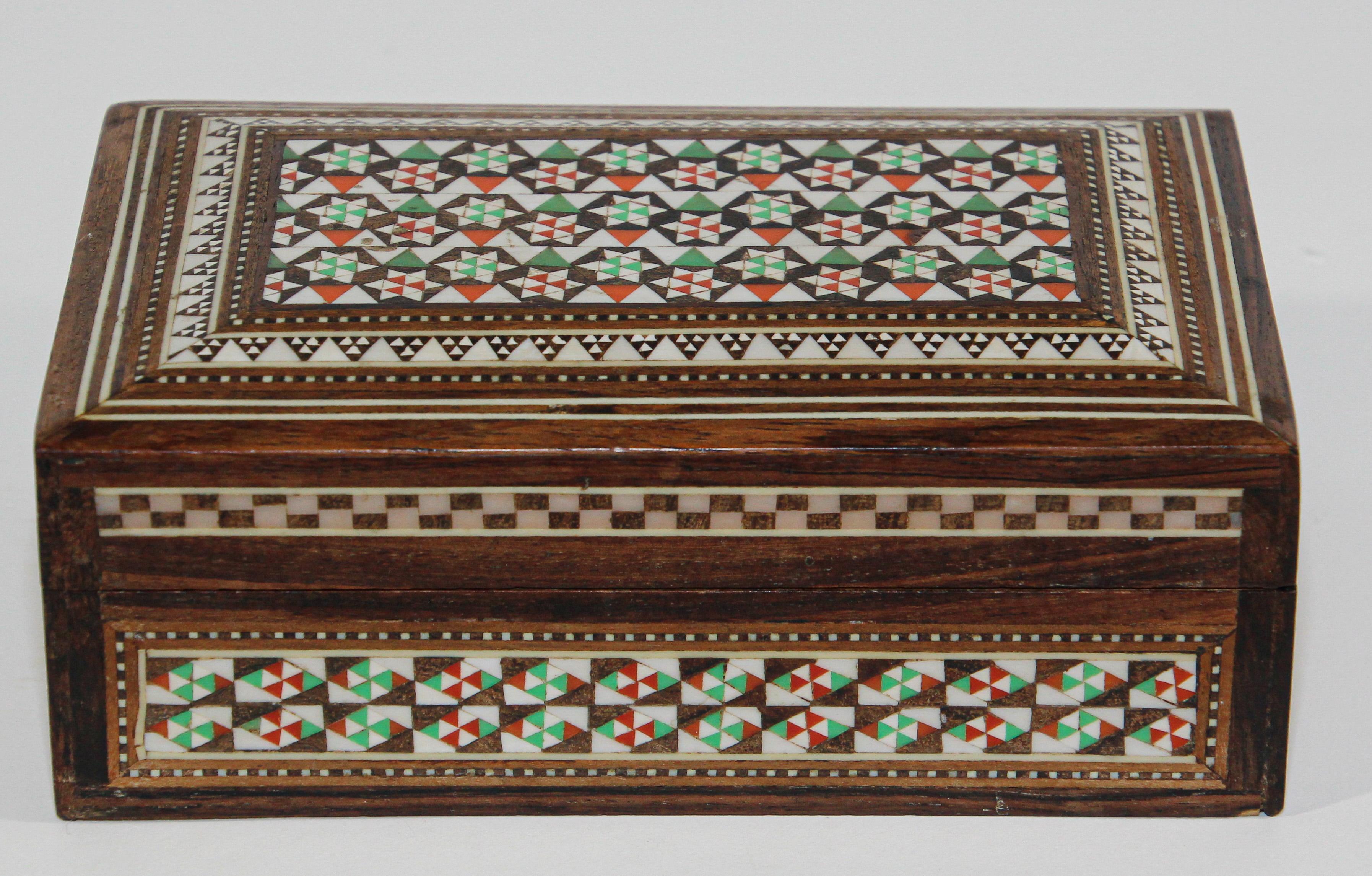 1940er Jahre Antike feine Mikro-Mosaik maurischen Intarsien dekorative Box im Angebot 8