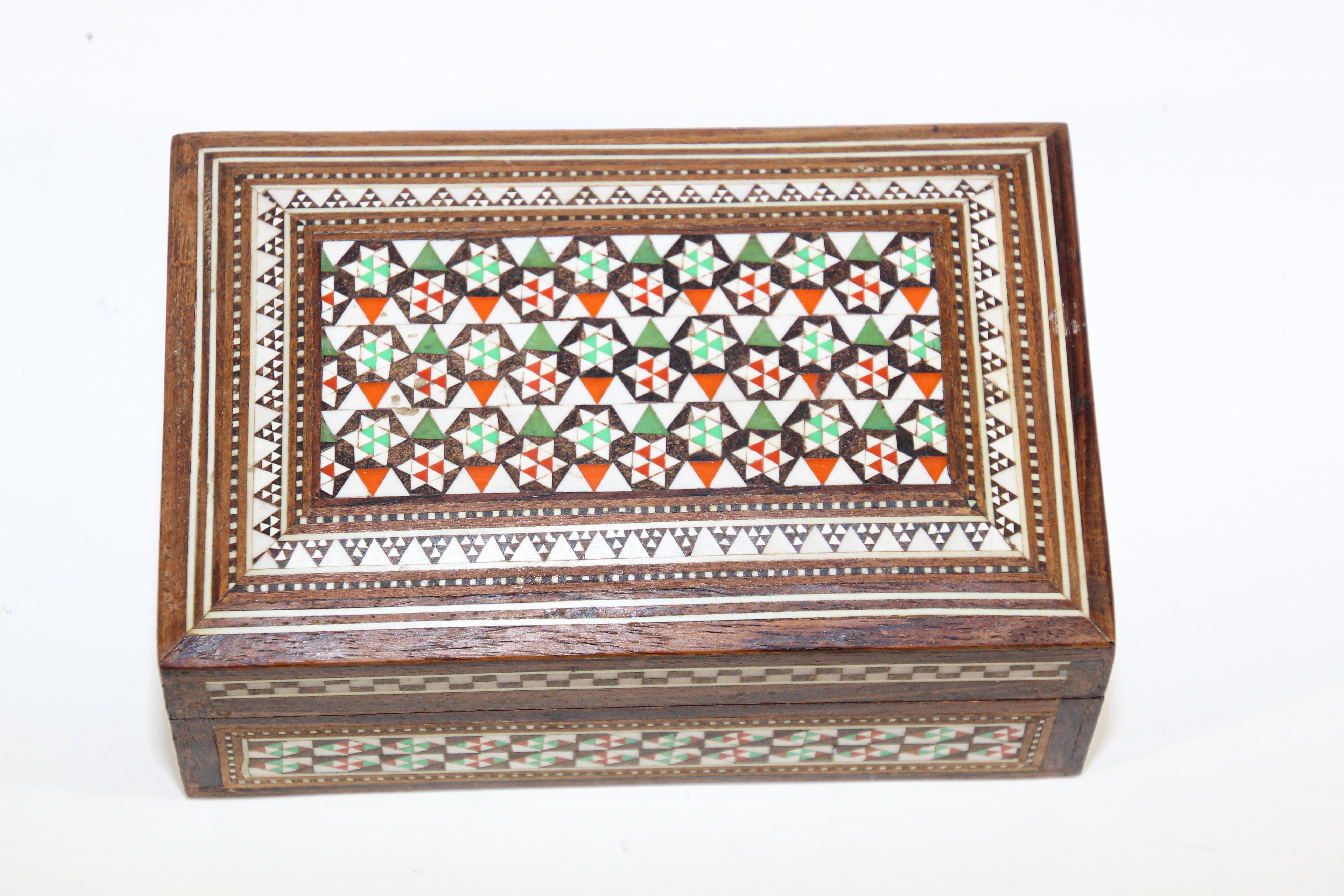 Inlay 1940s Antique Fine Micro Mosaic Moorish Inlaid Decorative Box For Sale