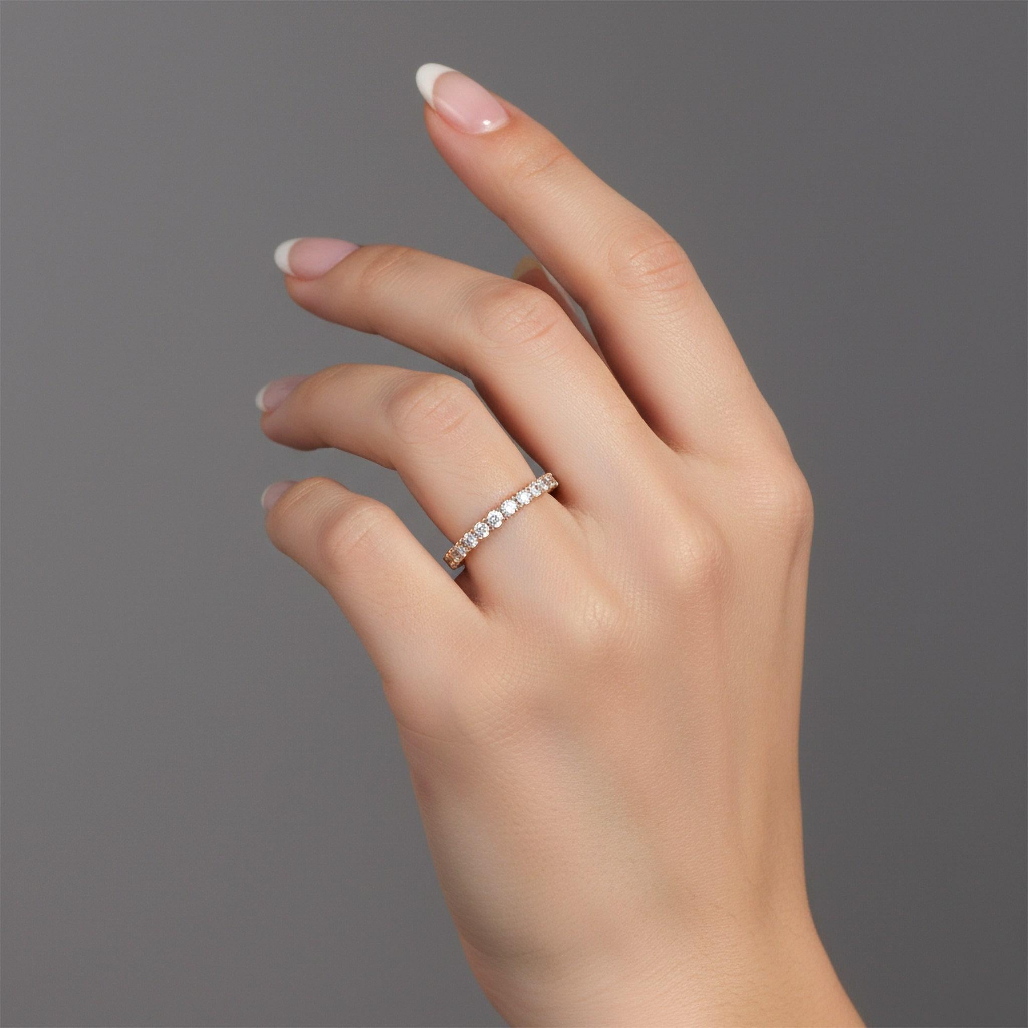 En vente :  Bague d'éternité en or jaune 14K (ou 18k sur demande) avec diamant micro pavé 2