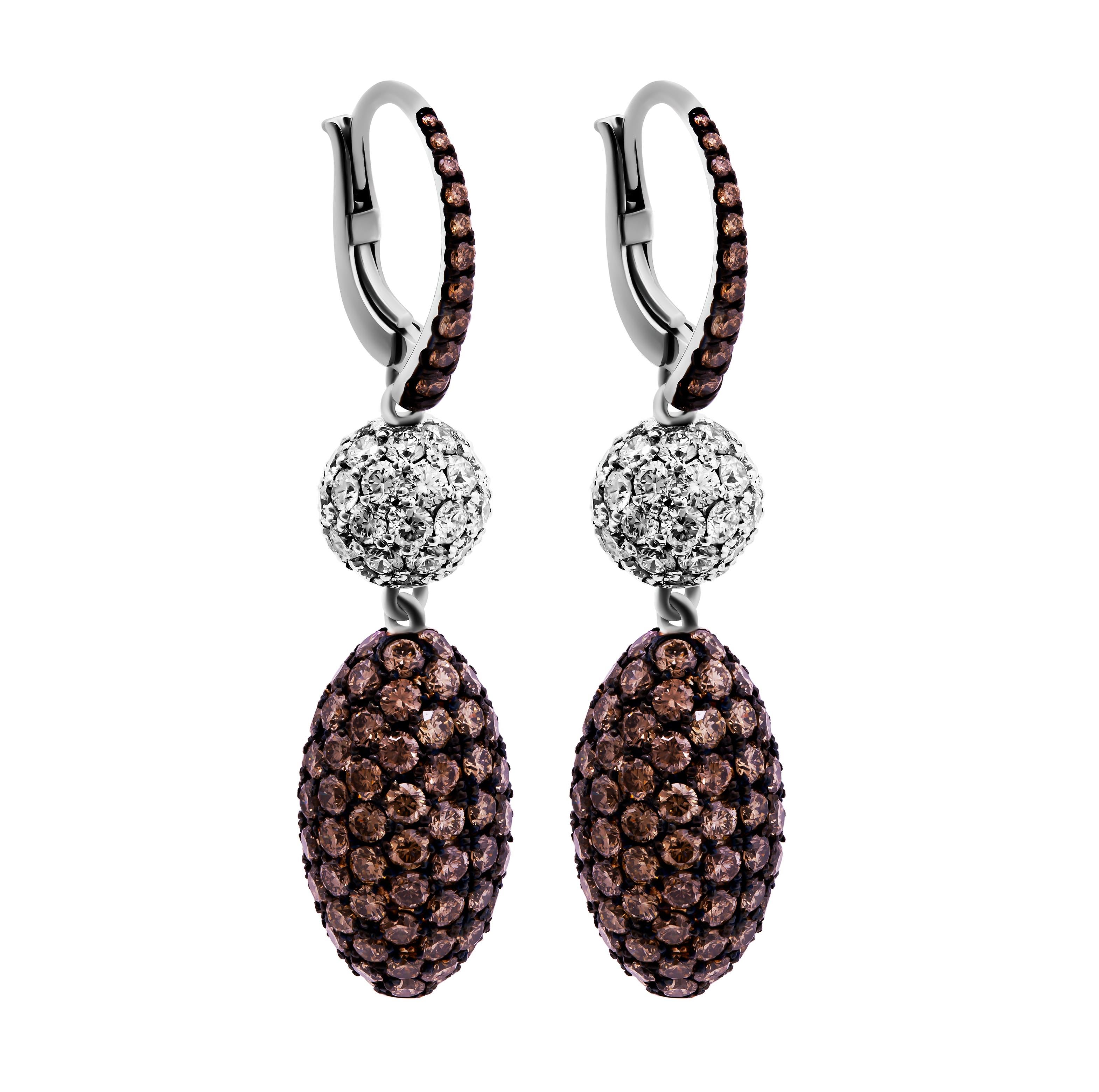 Orecchini a goccia Pave 18k WG con diamanti Cognac e Whiting
Peso totale dei diamanti marroni: 6,61ct
Peso totale dei diamanti bianchi: 1,47ct
Peso totale in carati di tutte le pietre: 8,08ct
