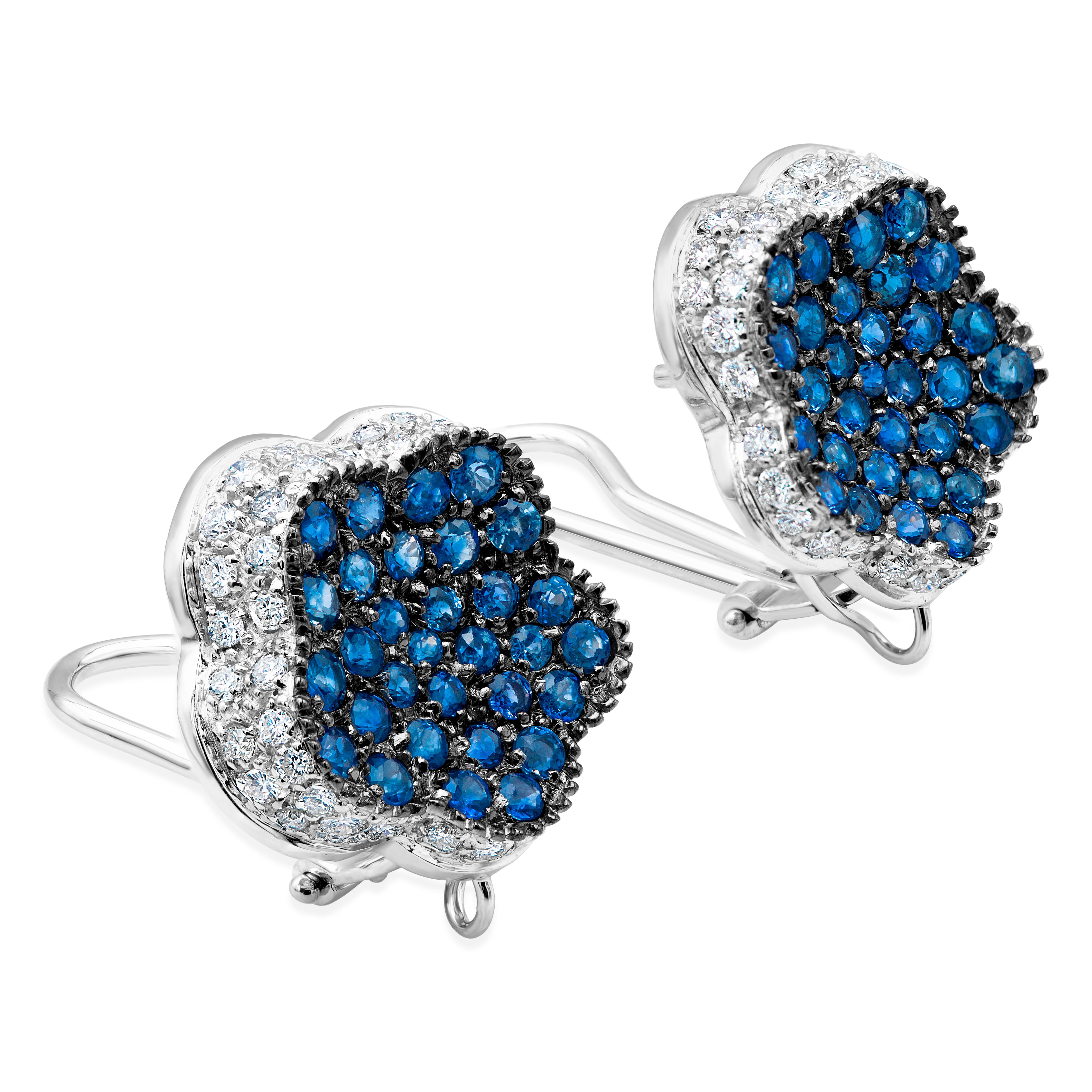 4,35 Karat insgesamt Micro-Pave Set Blauer Saphir und Diamant Blumenohrringe (Zeitgenössisch) im Angebot