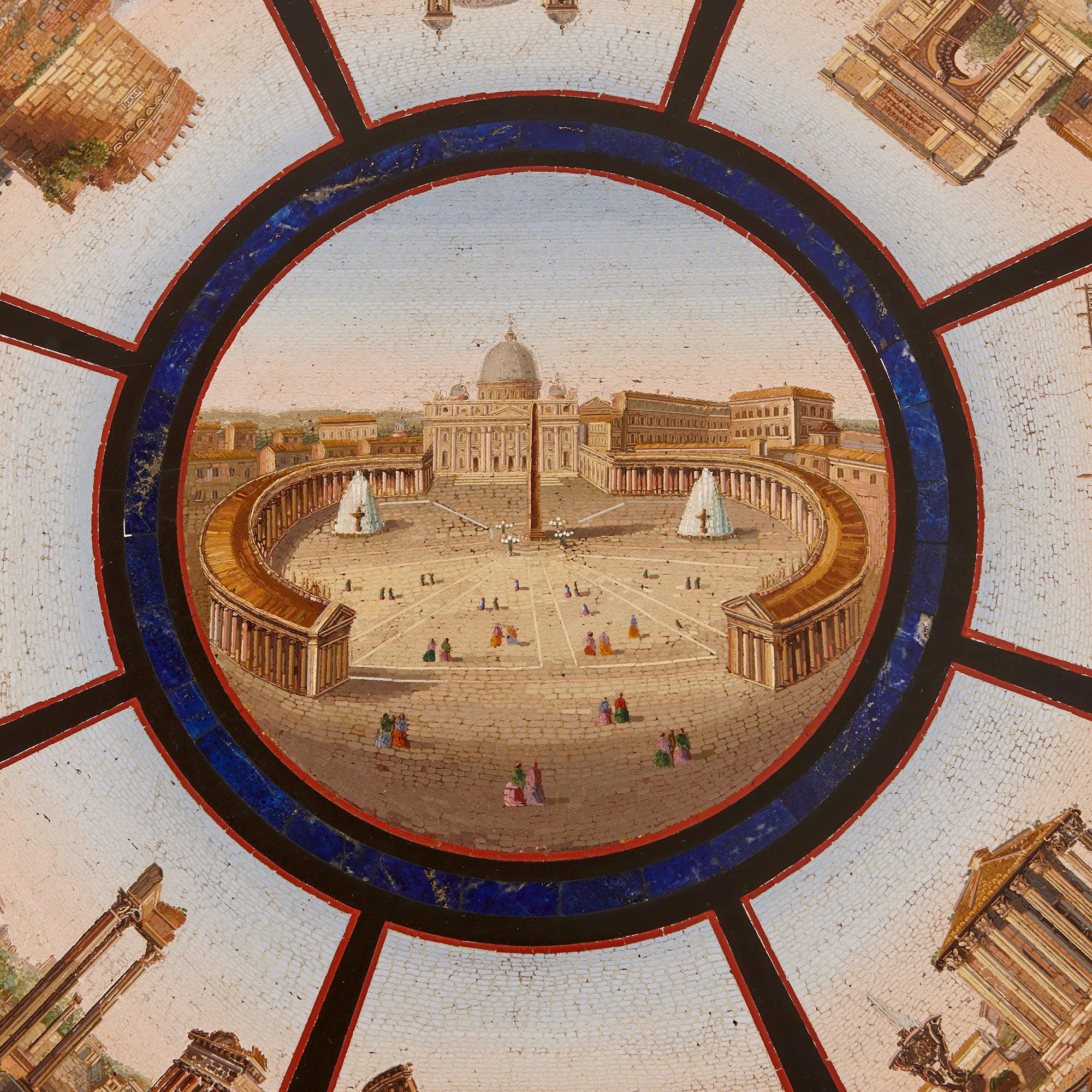 italien Table circulaire en micromosaïque, attribuée à l'atelier de mosaïque du Vatican en vente