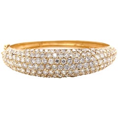 Micropave 11.50 Carat Round Brilliant Cut Diamonds 14 Karat Yellow Gold Bangle Vintage Micropave 11.50 Carat Round Brilliant Cut Diamonds 14 Karat Yellow Gold Bangle