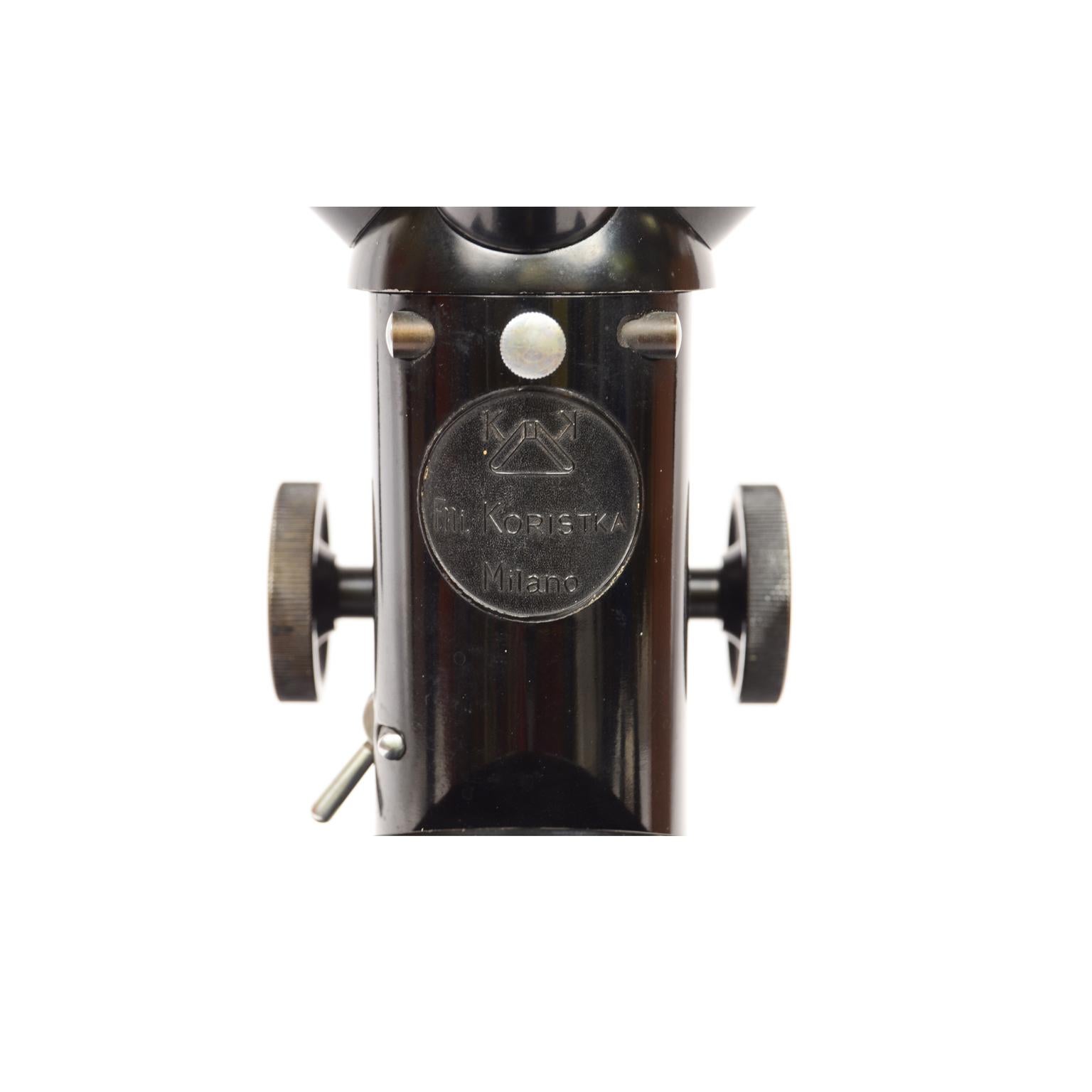Laiton Microscope ancien de Milan de F.lli Koristka 1910/20  Boîte en bois avec accessoires en vente