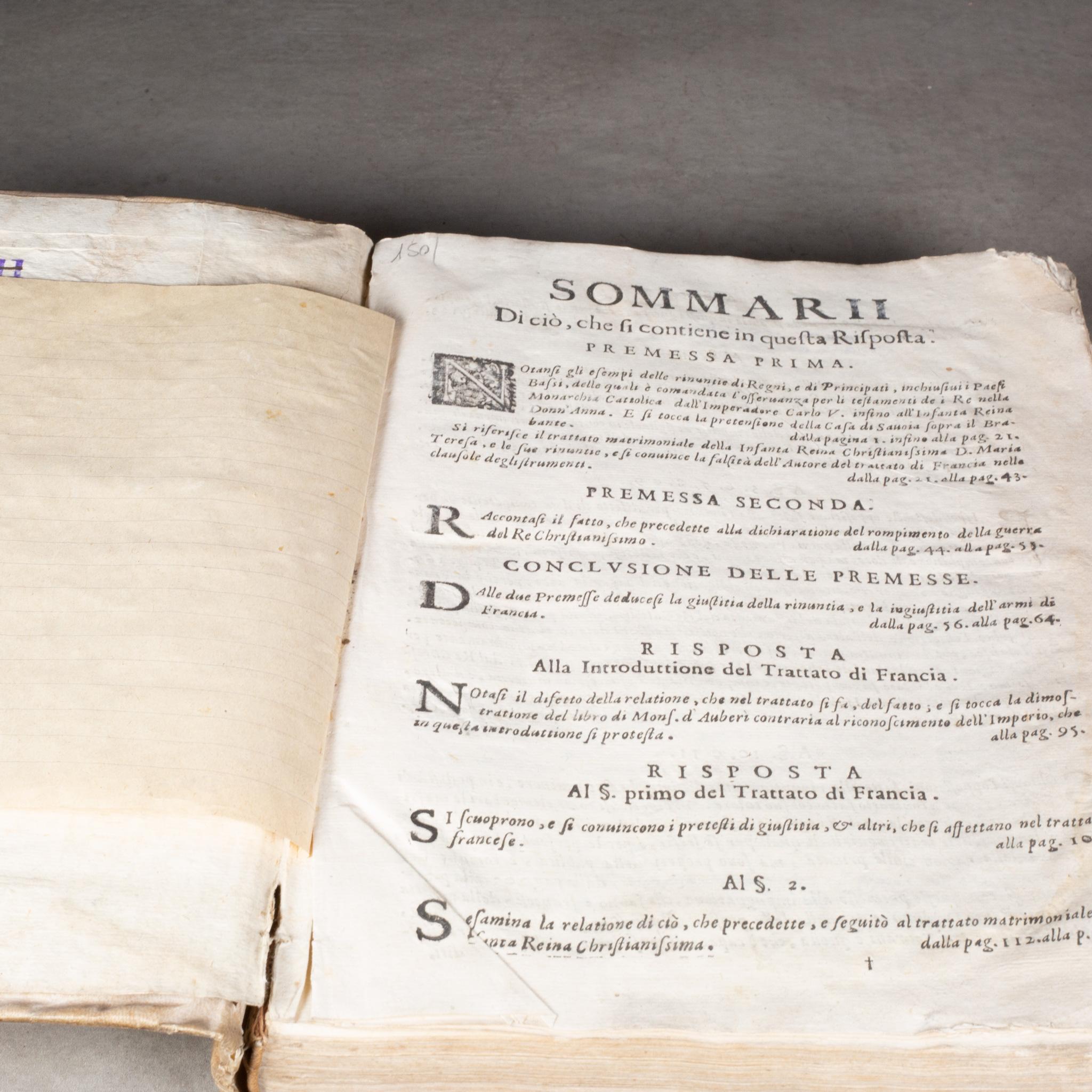ÜBER

Ein Buch aus dem 17. Jahrhundert. Pg Einband aus Vellum, Seiten aus Pergamentpapier in lateinischer Sprache. Enthält eine beigefügte handschriftliche Notiz, in der das Buch mit einem Datum von 1667 beschrieben wird. Diese Note ist ebenfalls