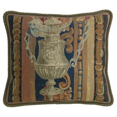 Mid 17th Century Antique Brussels Tapestry Pillow (Oreiller en tapisserie)