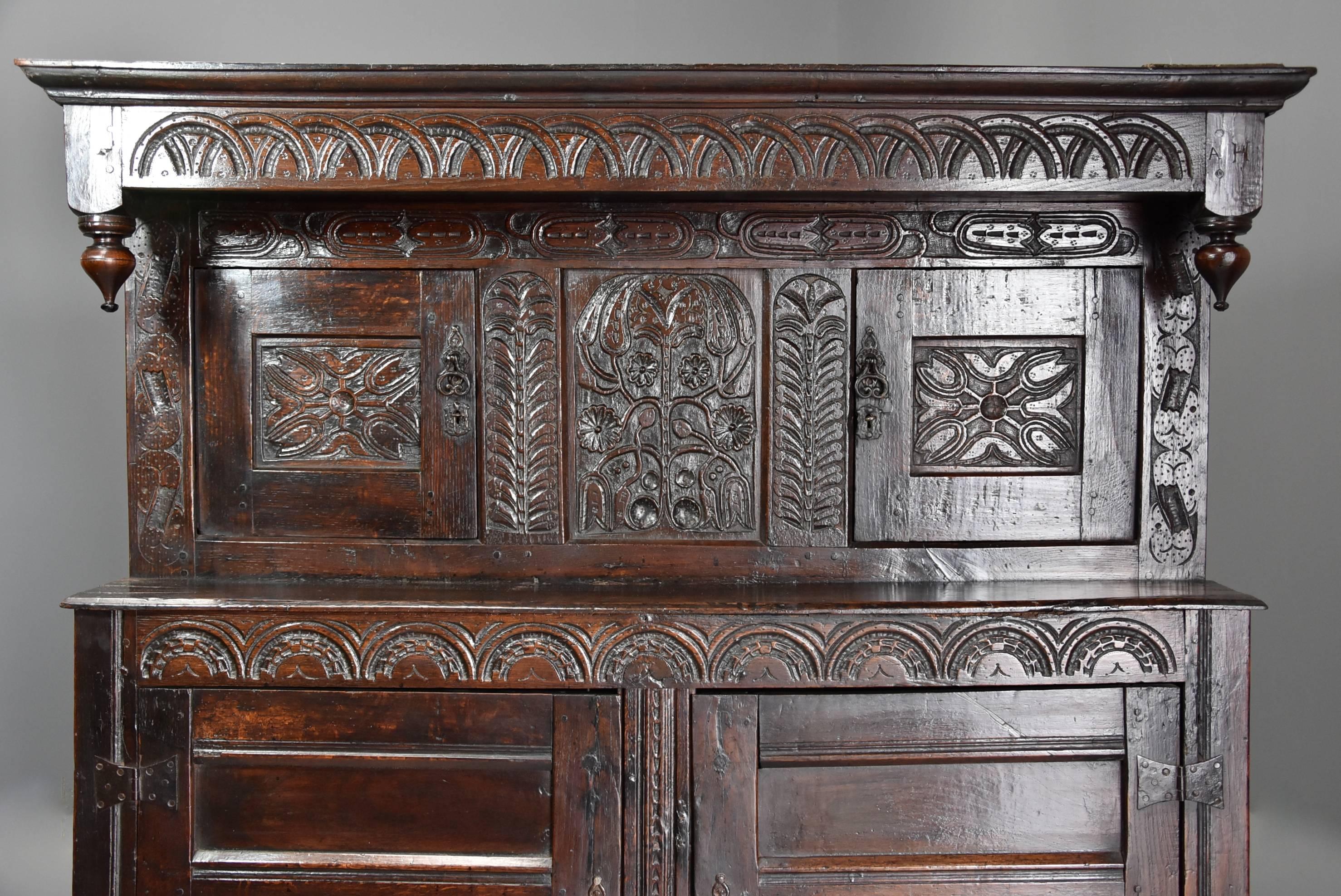 Mid-17th Century Carved Oak Press Cupboard with Superb Original Patina In Good Condition For Sale In Suffolk, GB