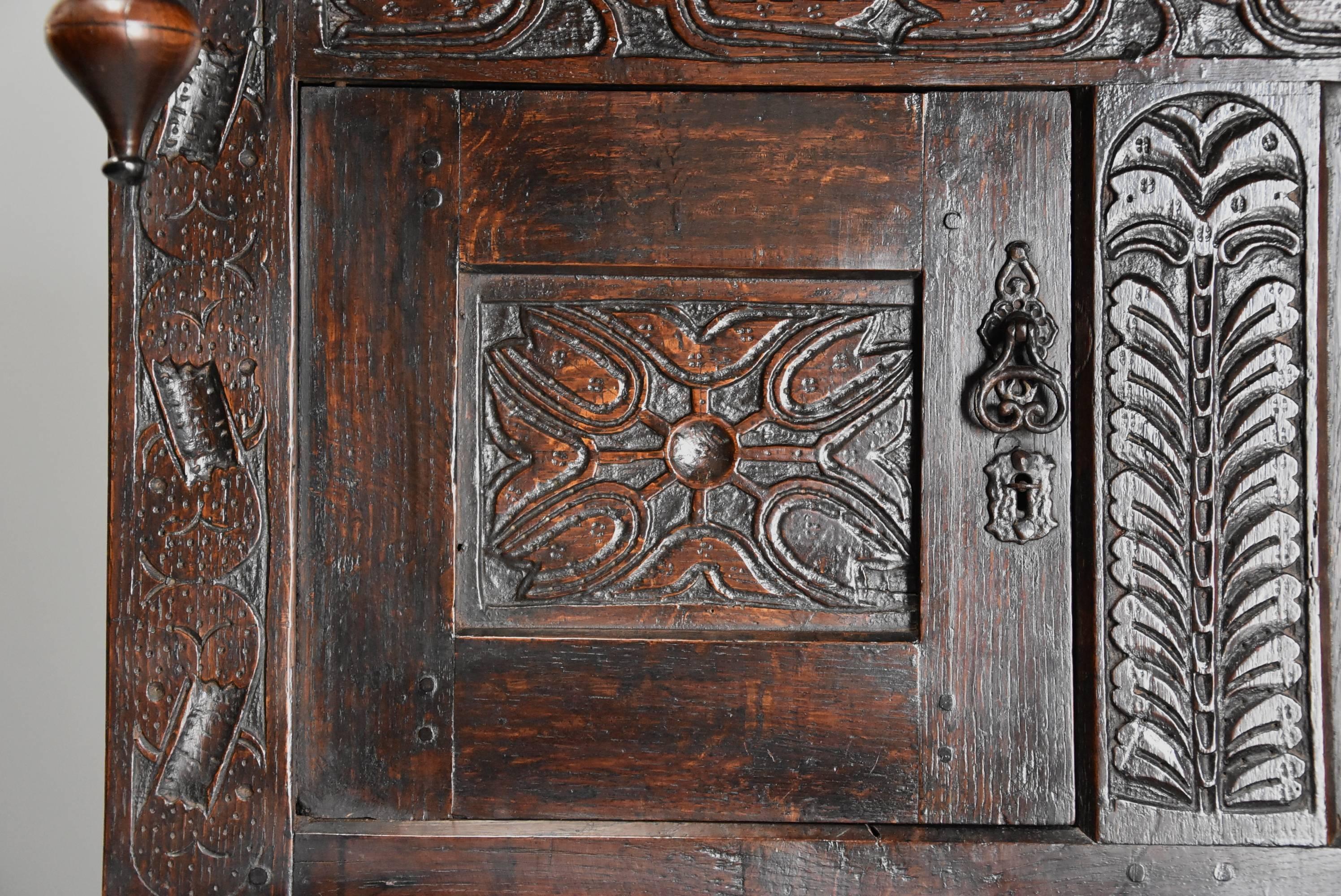 Mid-17th Century Carved Oak Press Cupboard with Superb Original Patina For Sale 4