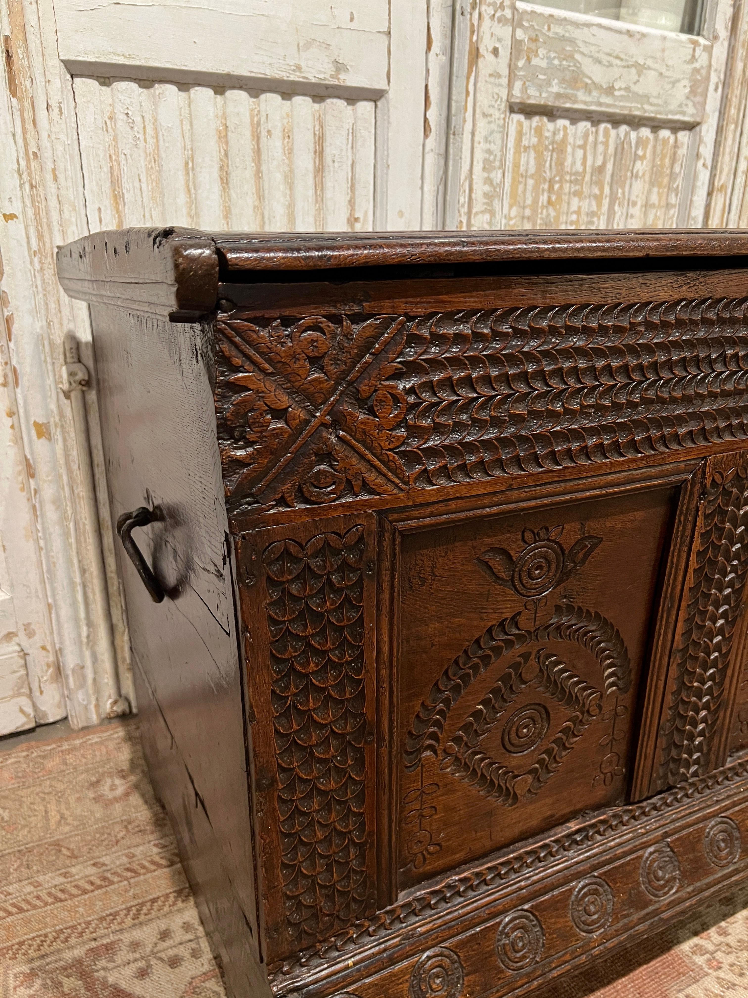 Mid-17th Century English Carved Oak Blanket Chest For Sale 1