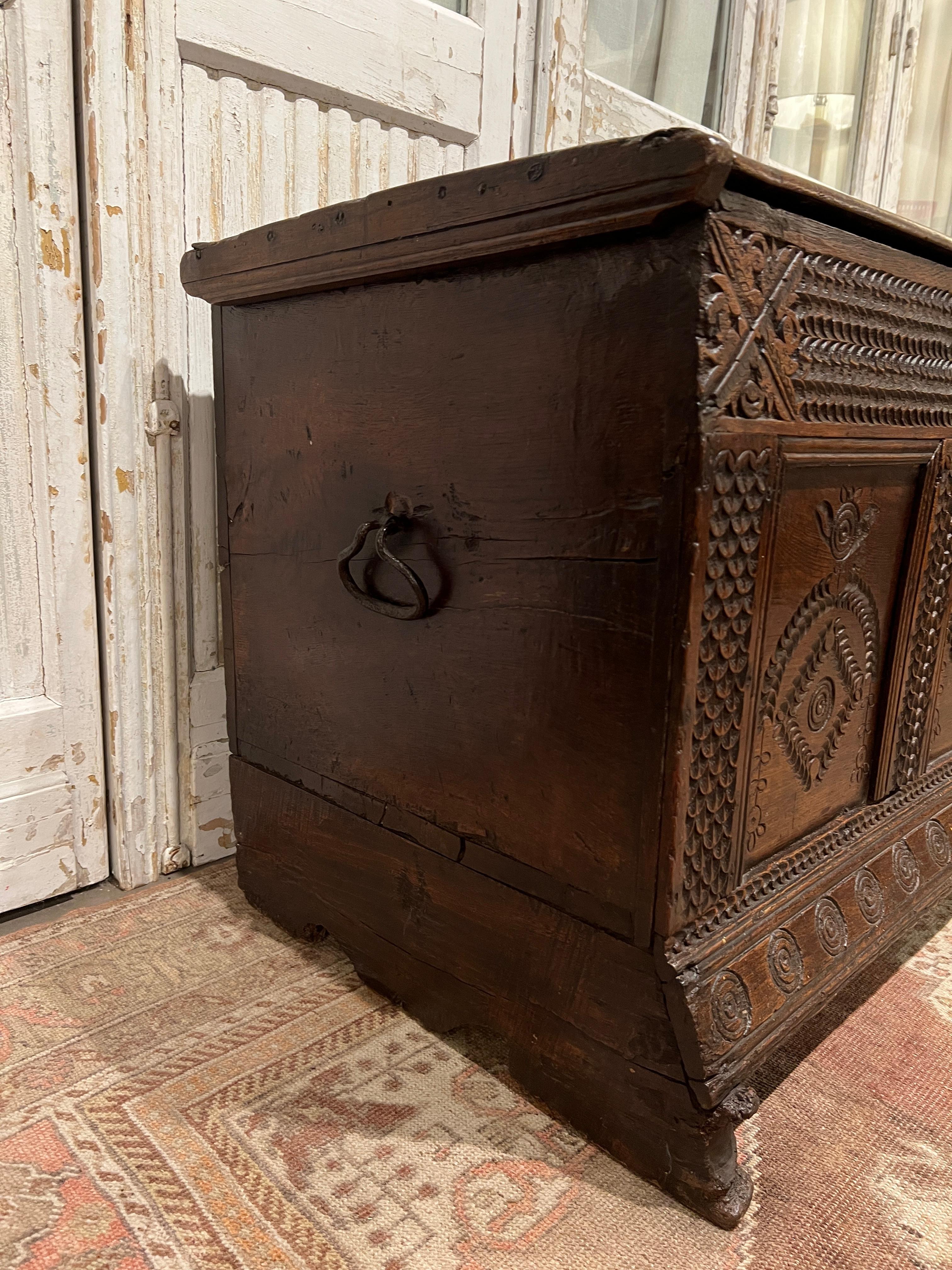 Mid-17th Century English Carved Oak Blanket Chest For Sale 2