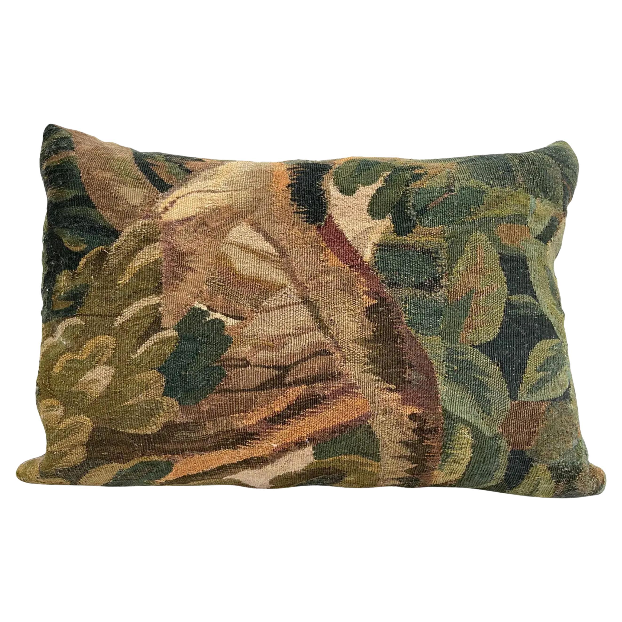 Mitte des 17. Jahrhunderts Flemish Tapestry Pillow im Angebot