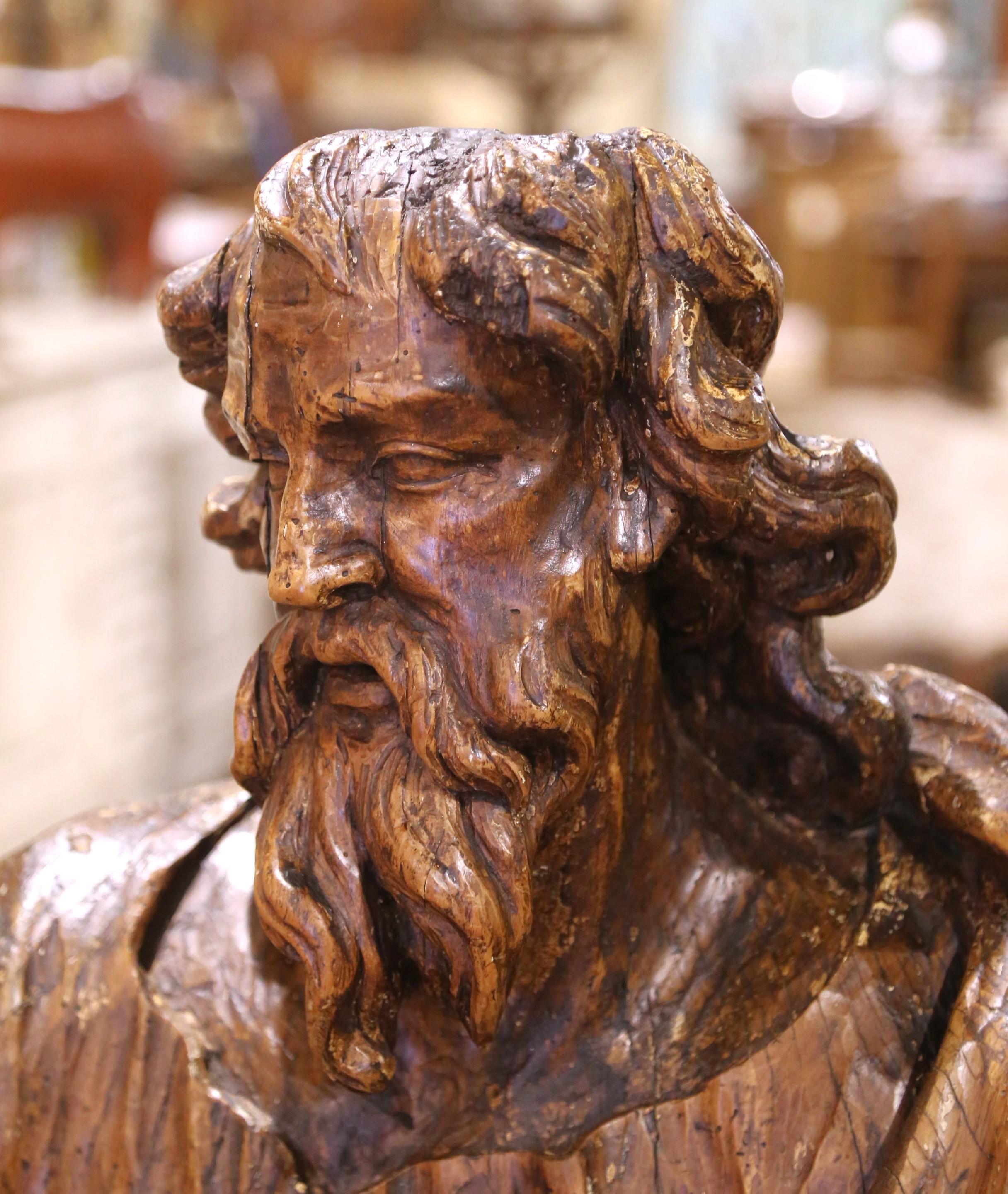 Mitte des 17. Jahrhunderts Französisch geschnitzt Nussbaum Büste von Saint Paul (Handgeschnitzt) im Angebot