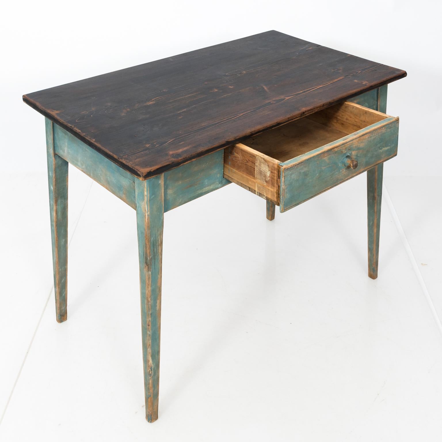 Mid-1800s Blue Painted Table with Black Painted Top (Gemalt) im Angebot