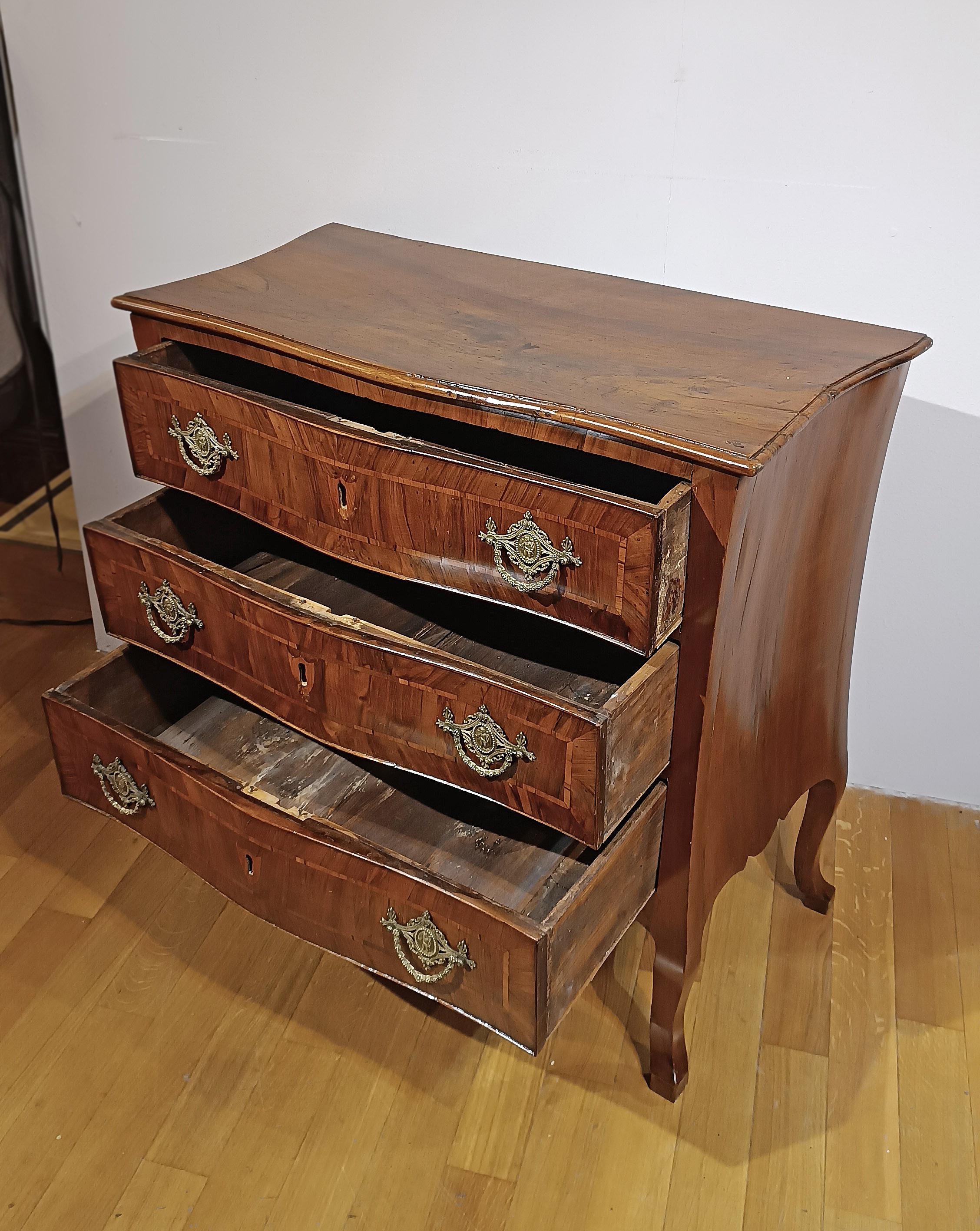 Hand-Carved MID-18th CENTUR LOUIS XV WALNUT CHEST OF DRAWERS For Sale