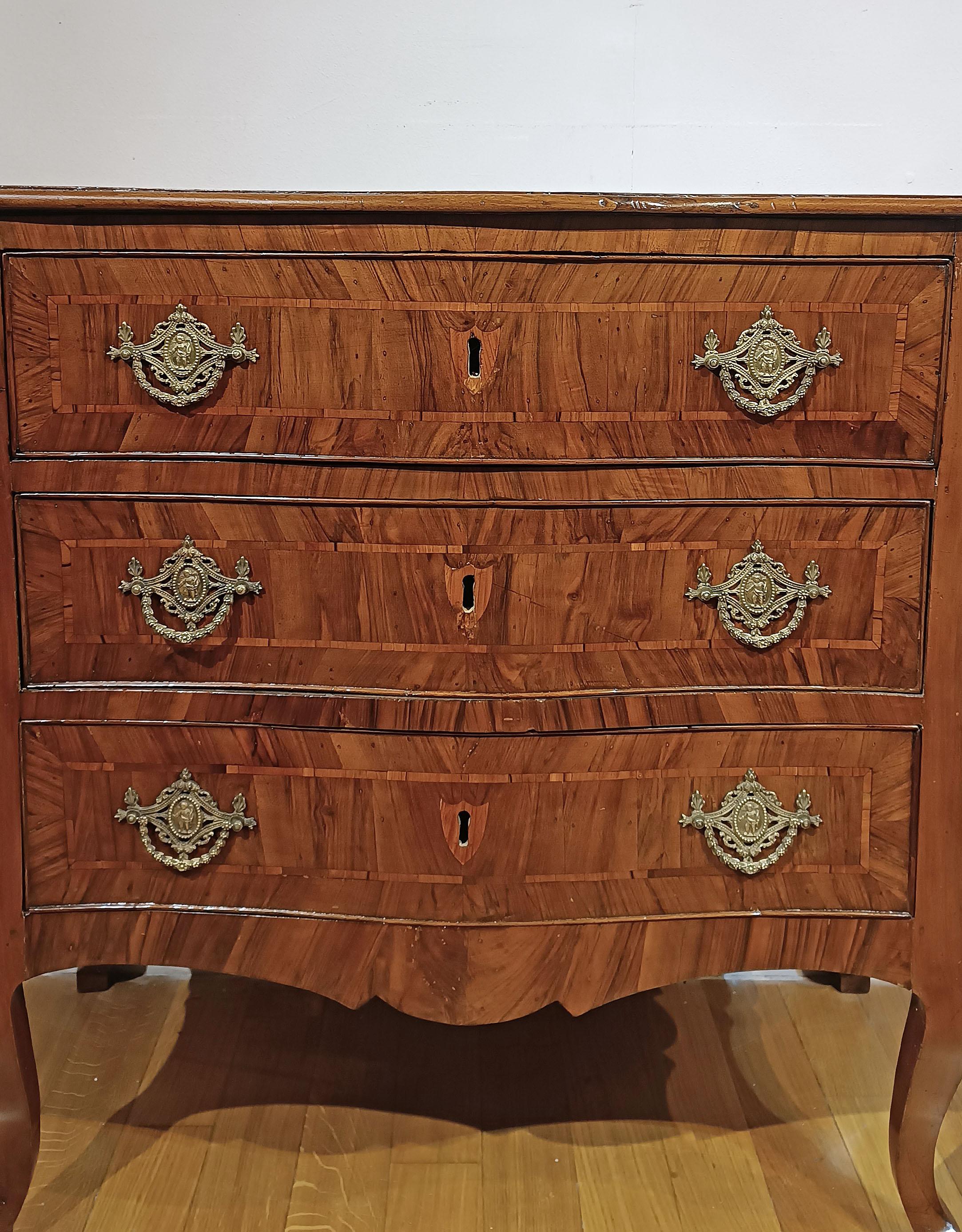 18th Century MID-18th CENTUR LOUIS XV WALNUT CHEST OF DRAWERS For Sale