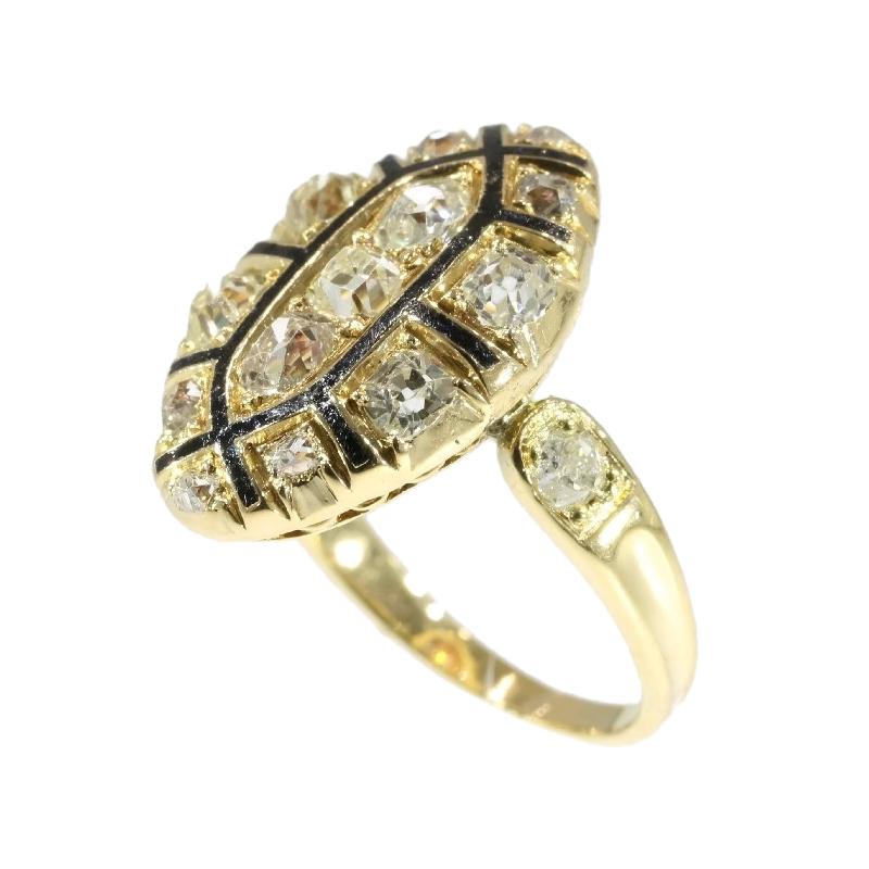 Women's Mid-18th Century Antique Engagement Ring with Old Mine Cut Diamonds, 1750s For Sale