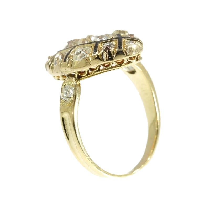 Mid-18th Century Antique Engagement Ring with Old Mine Cut Diamonds, 1750s For Sale 2