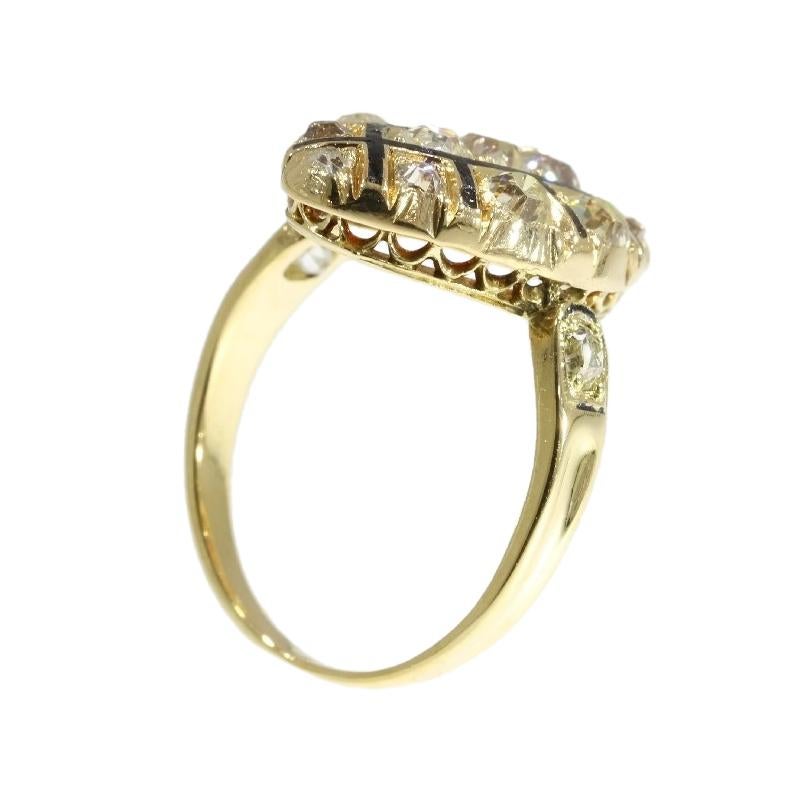 Mid-18th Century Antique Engagement Ring with Old Mine Cut Diamonds, 1750s For Sale 3