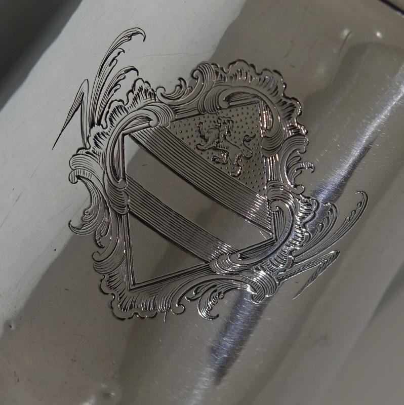 Mid-18th Century Antique George II Sterling Silver 3/4 Pint Mug Newcastle, 1759 For Sale 4