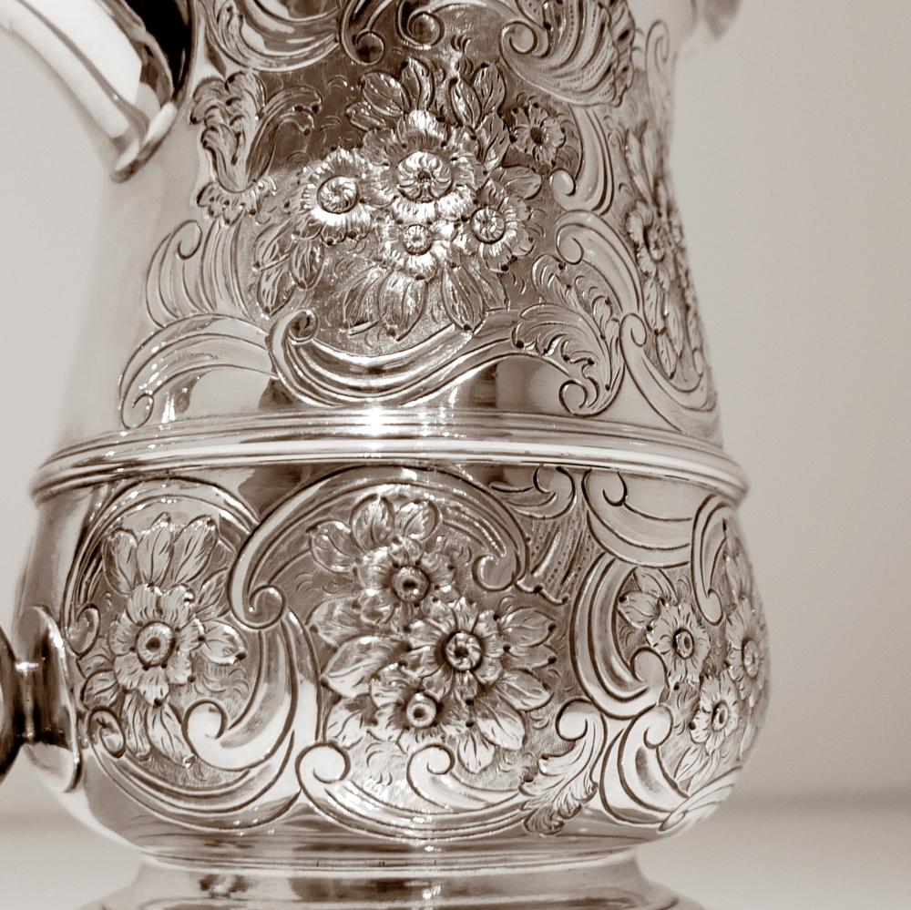 English Mid-18th Century Antique George II Sterling Silver Lidded Tankard London 1746 For Sale
