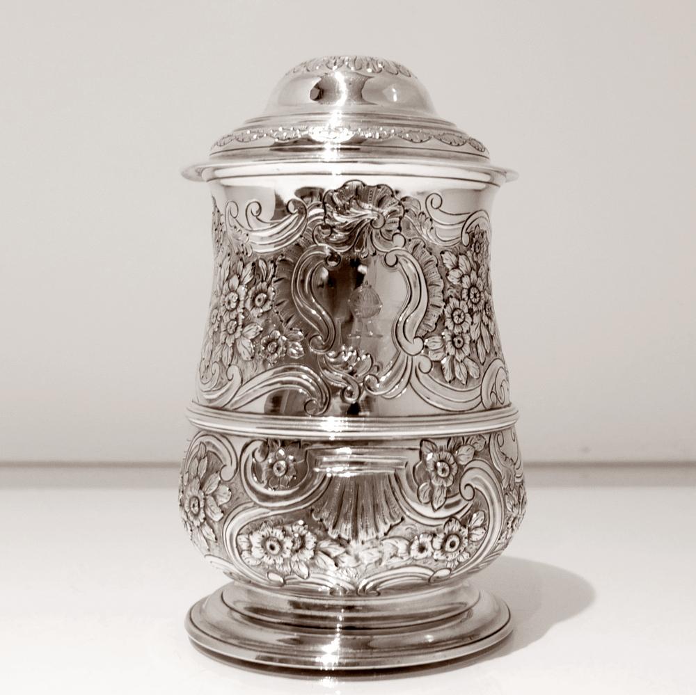 Mid-18th Century Antique George II Sterling Silver Lidded Tankard London 1746 For Sale 3