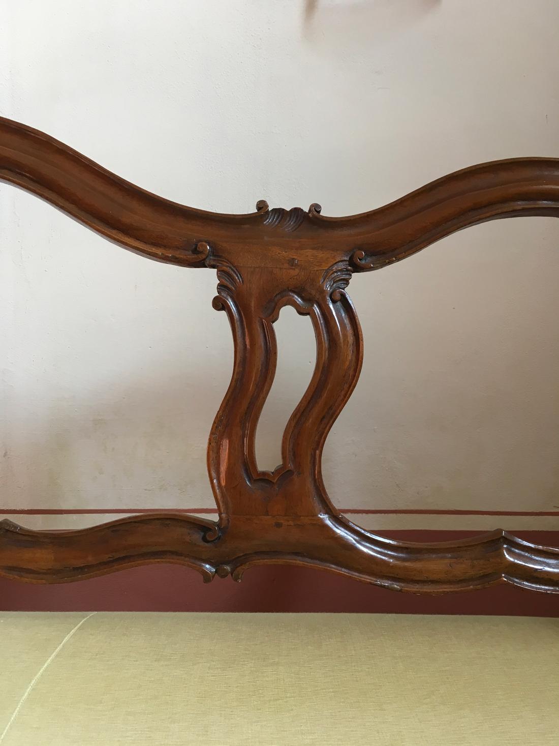 Italy Venezia Mid-18th Century Baroque Wooden Sofa  For Sale 2