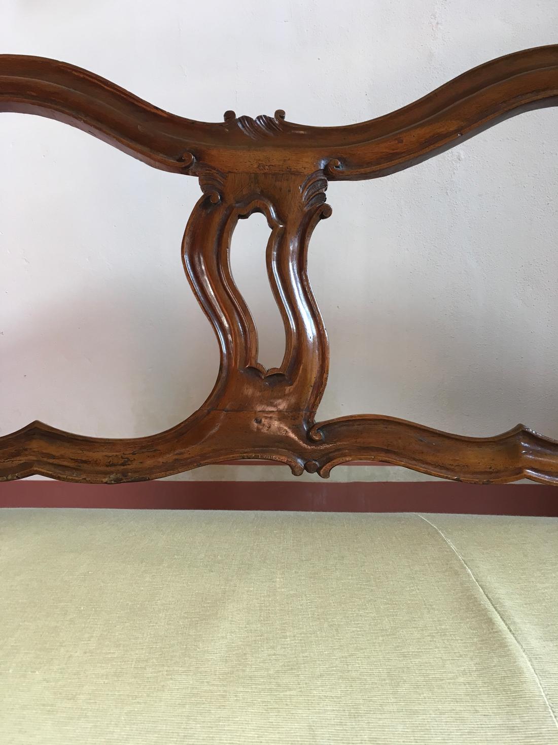 Hand-Carved Italy Venezia Mid-18th Century Baroque Wooden Sofa  For Sale