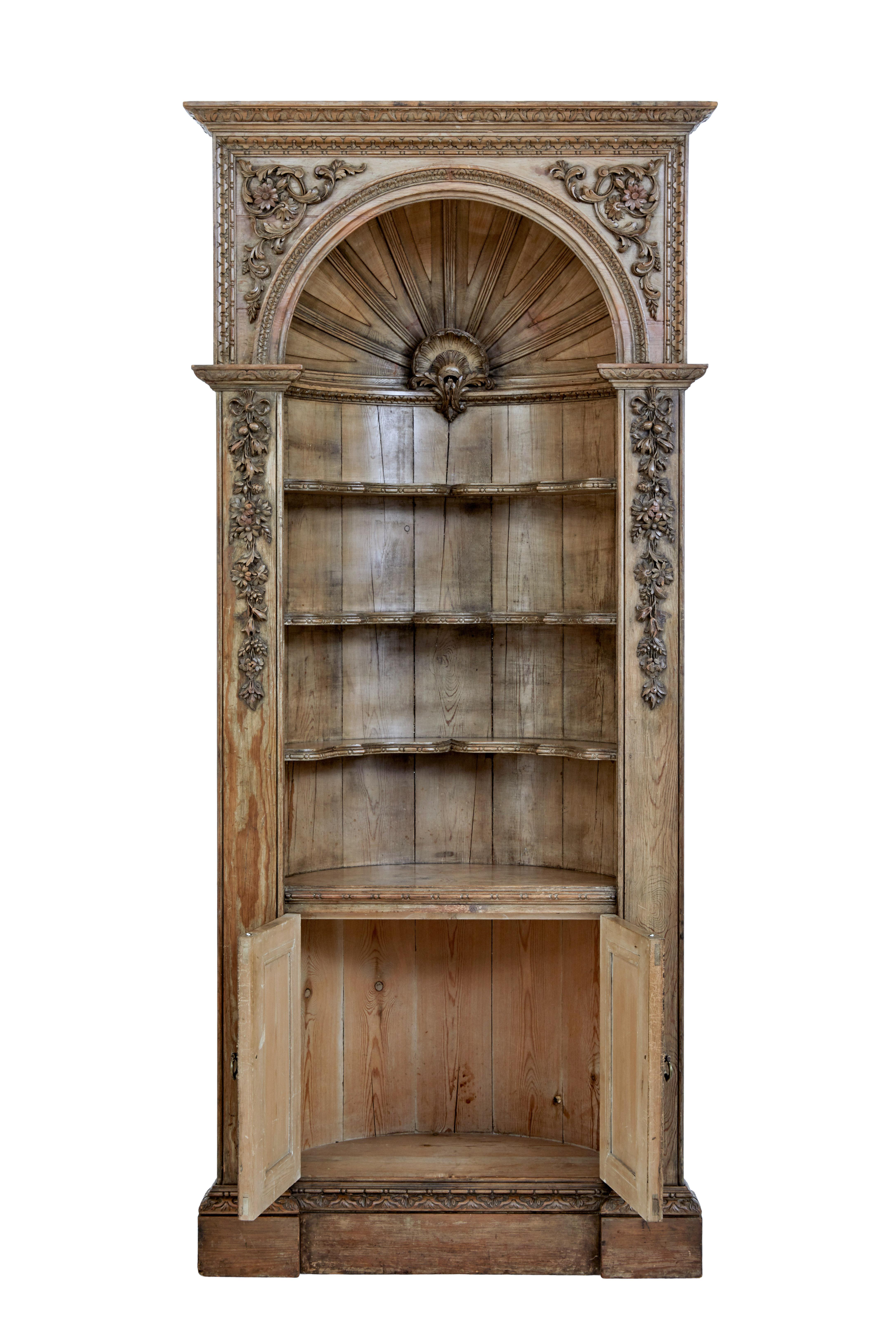 Fine quality English mid-18th century carved pine dome top fitted cabinet, circa 1760.

Excellent quality piece that would have been fitted into a wall recess, with the outer frame flush to the wall.

Architectural carved cornice, decorated with