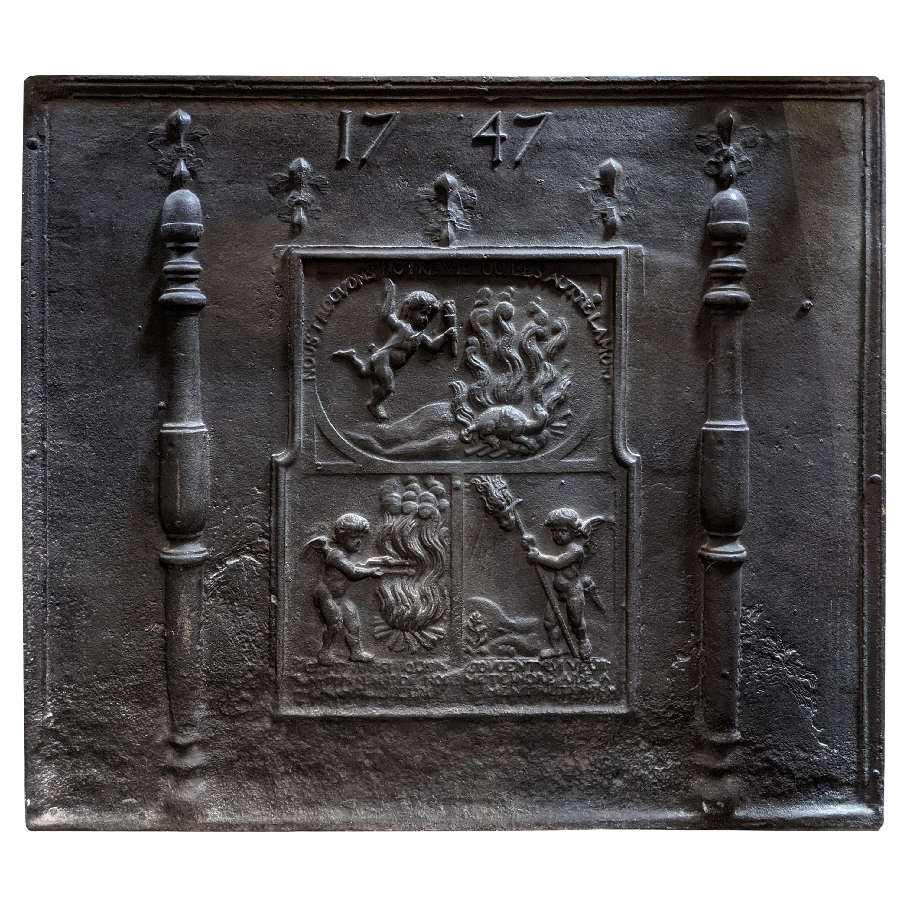 Plaque de cheminée en fonte du milieu du XVIIIe siècle en provenance de France en vente
