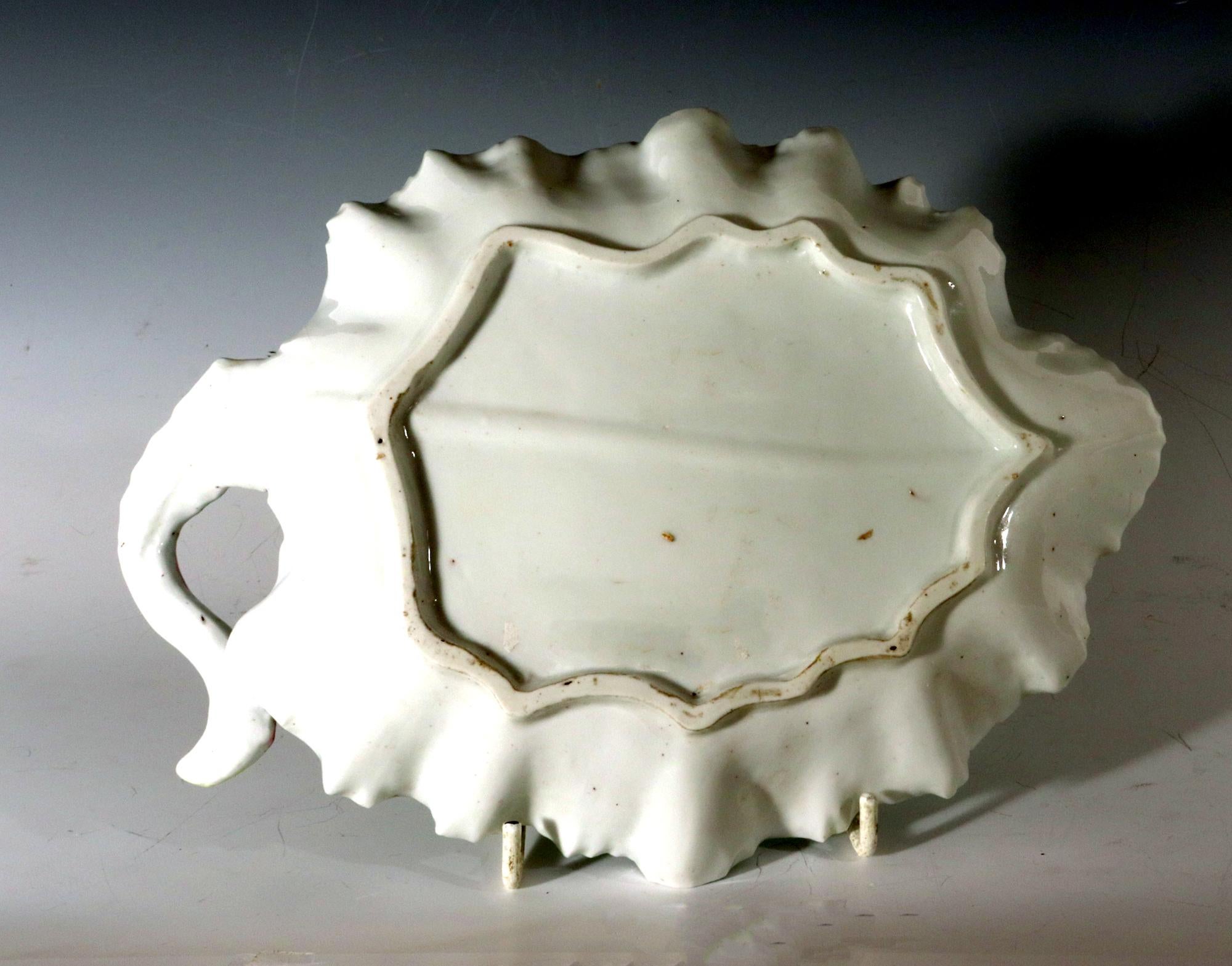 Mid-18th Century Chelsea Porcelain Tromp L'oeil Leaf Dish with Flowers In Good Condition For Sale In Downingtown, PA