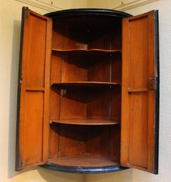 Chinoiserie-Eckschrank aus der Mitte des 18. Jahrhunderts