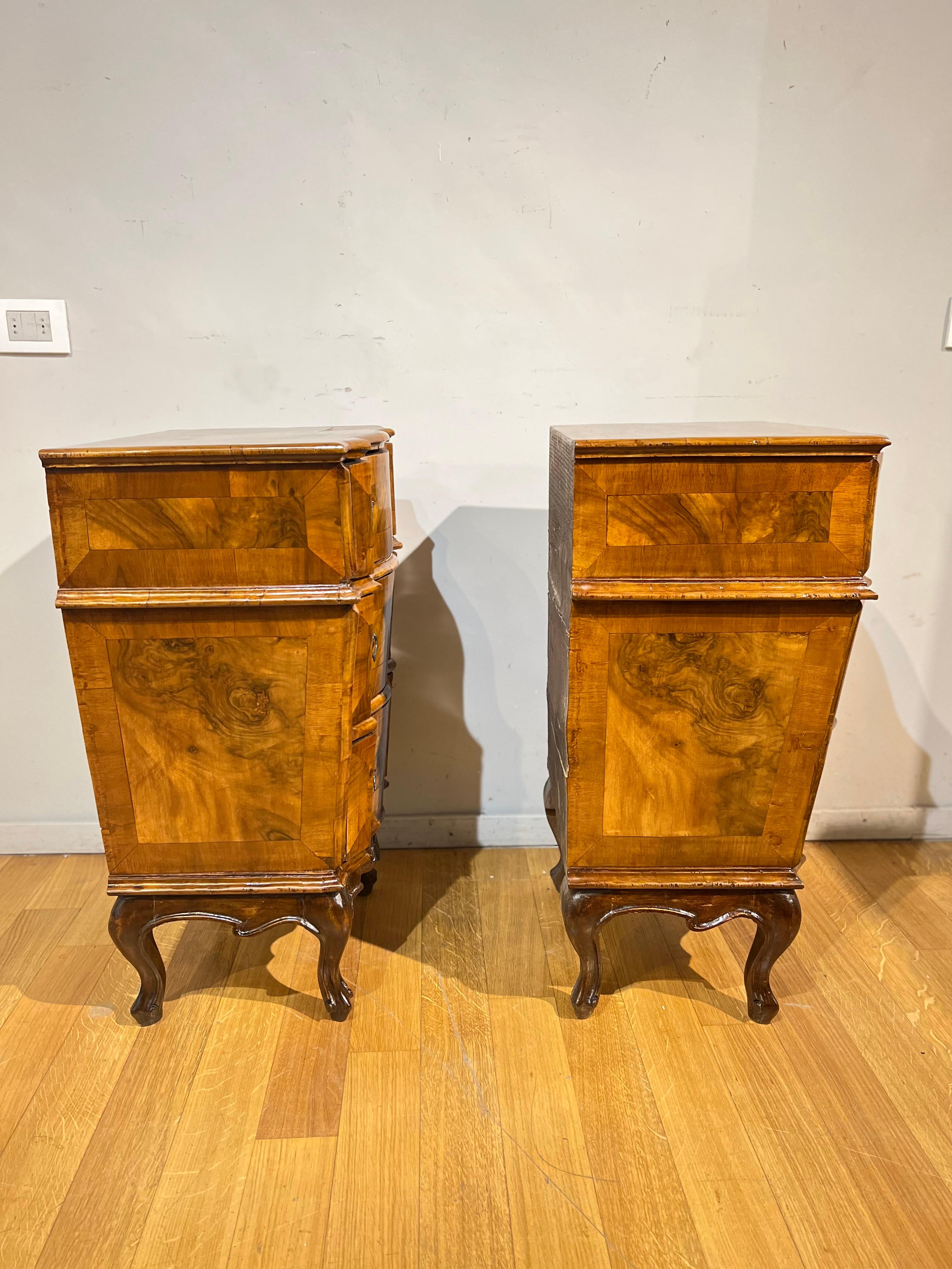Italian Mid-18th Century Couple of Walnut Bedside Tables For Sale