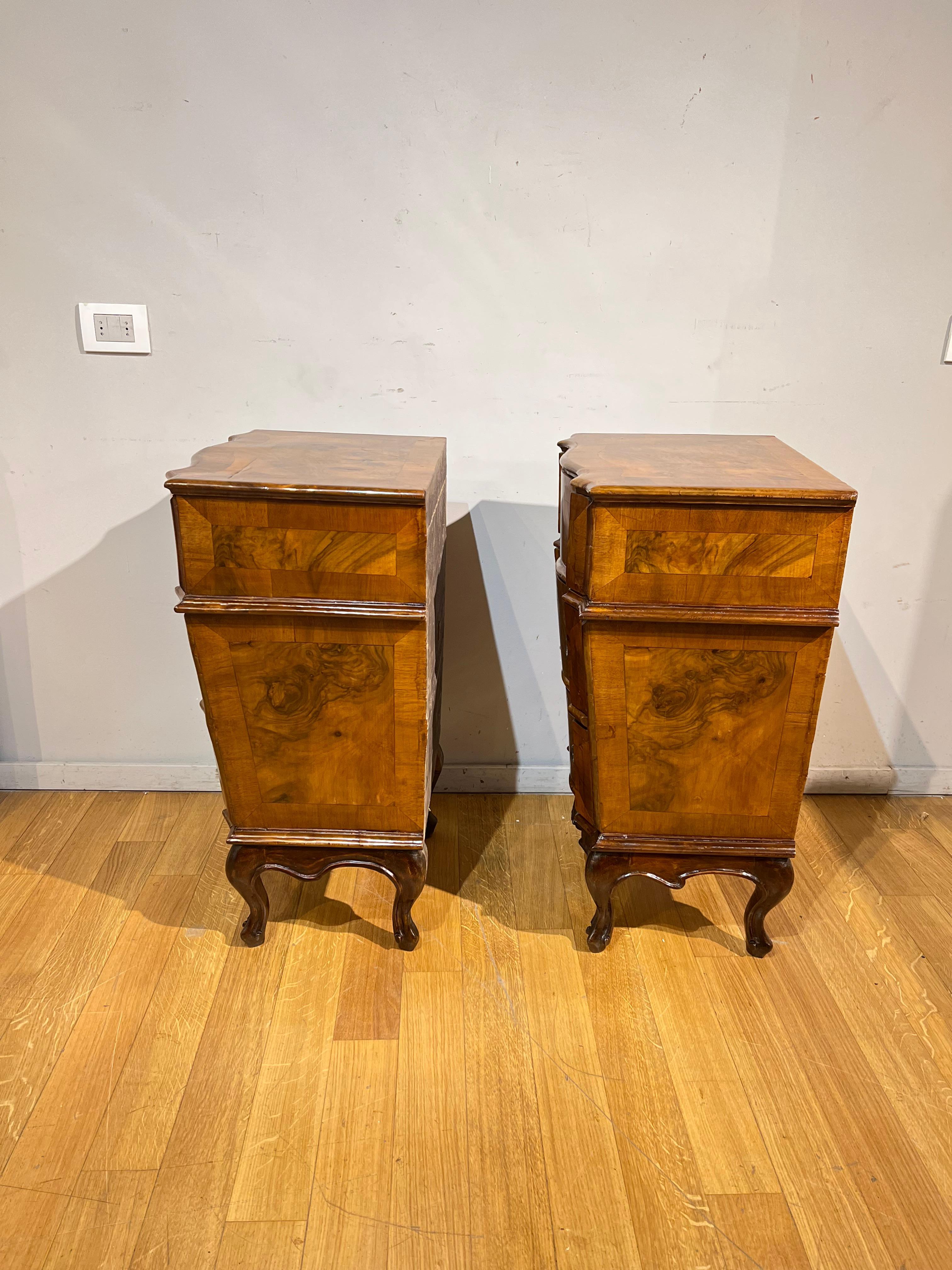Mid-18th Century Couple of Walnut Bedside Tables In Good Condition For Sale In Firenze, FI