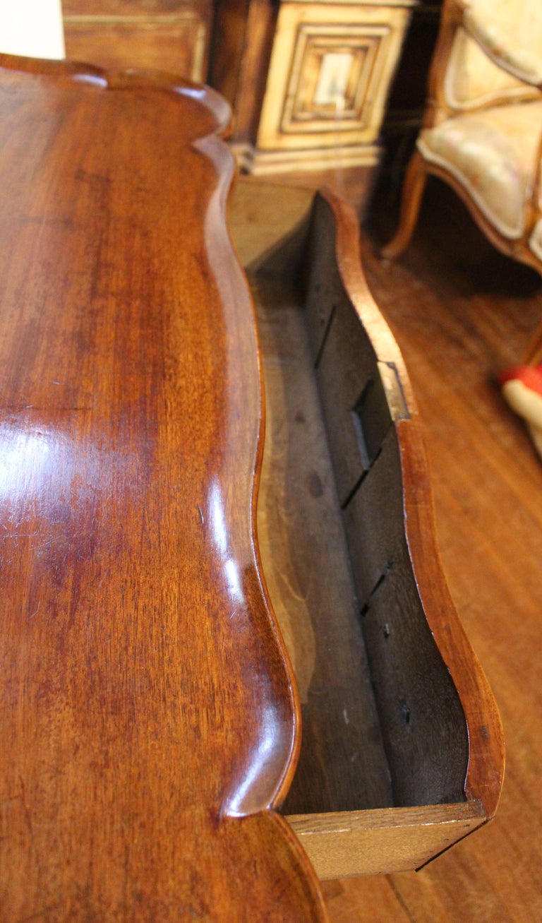 Mid-18th Century Dutch Tea Table For Sale at 1stDibs