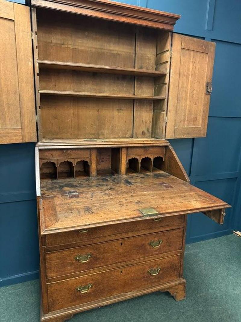 Mid-18th Century English Chippendale Two Part Oak Secretary with Brass Hardware In Good Condition For Sale In Middleburg, VA